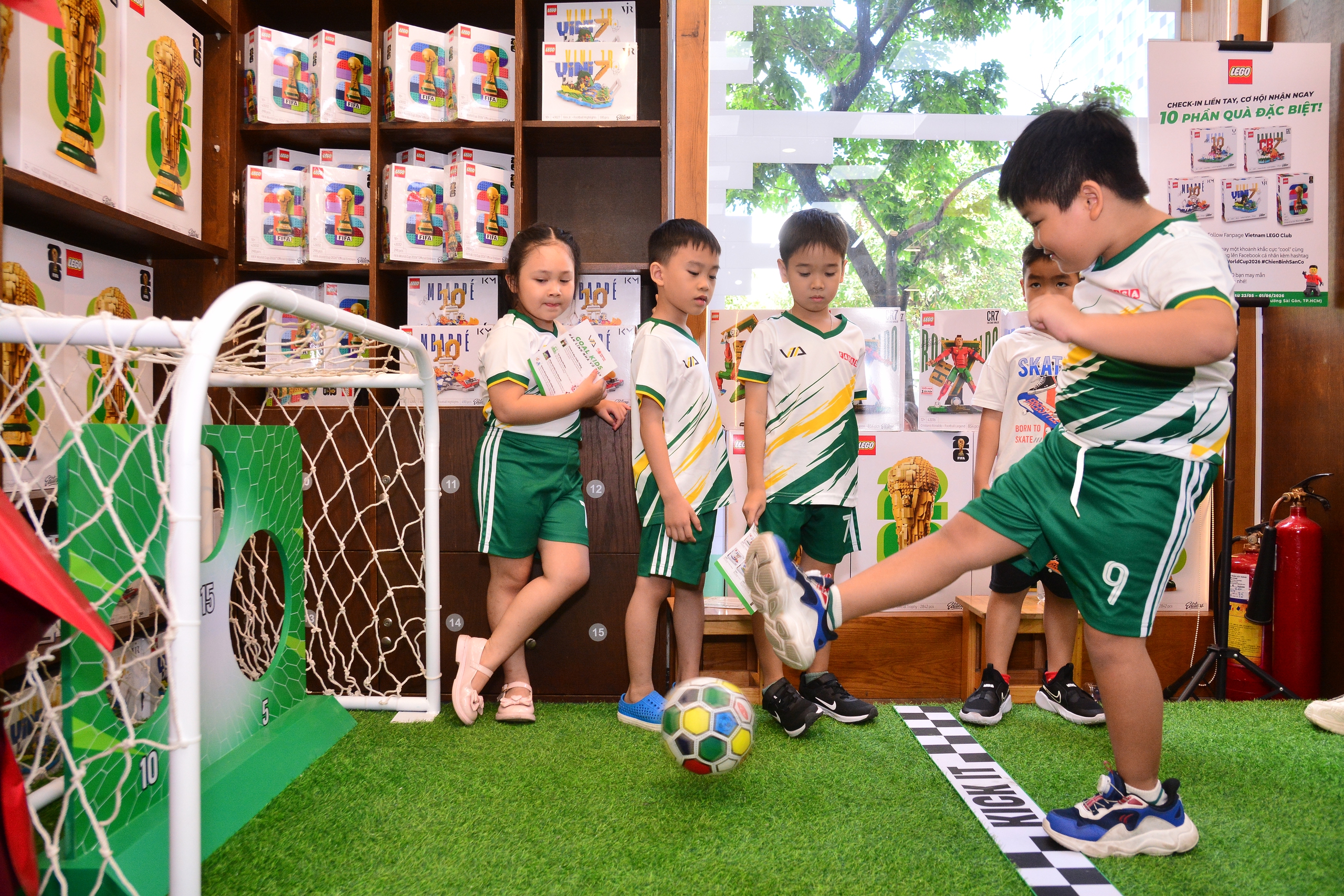 FIFA World Cup 2026™ tại FAHASA - Ảnh 1.