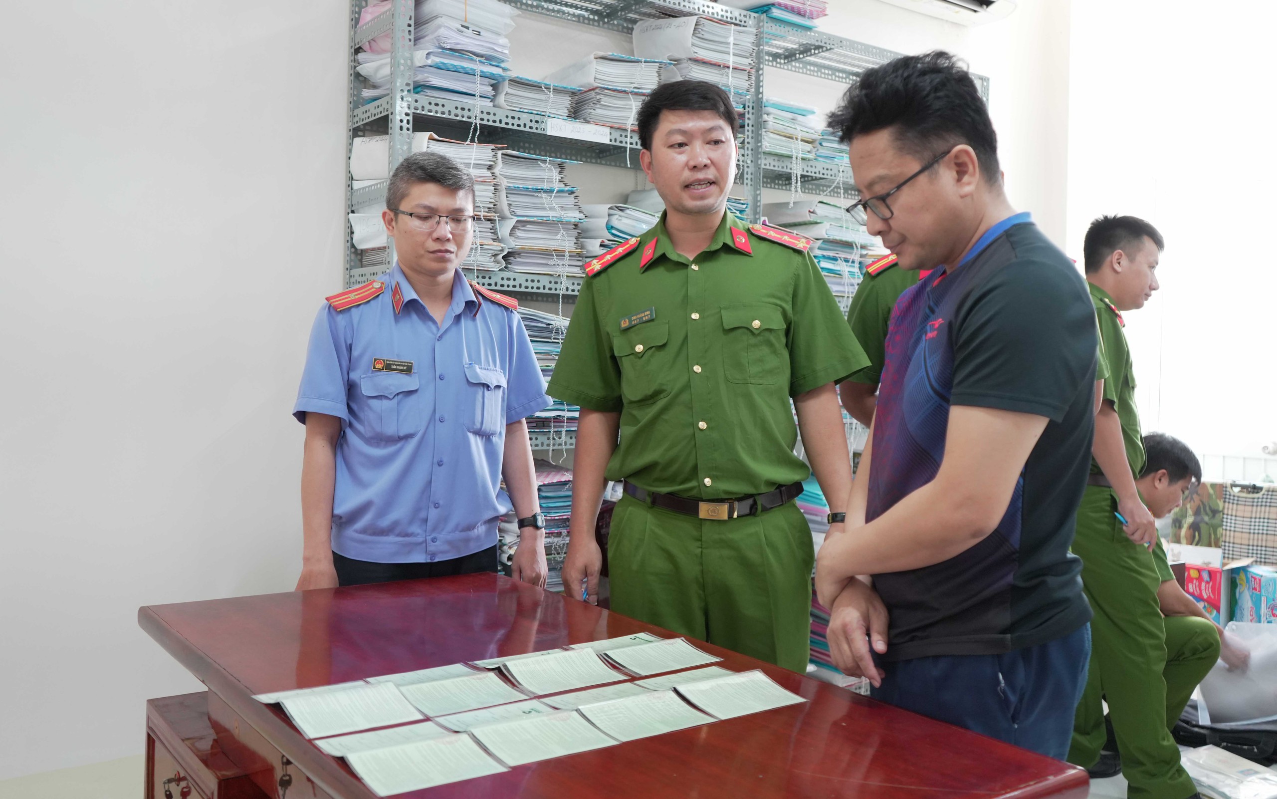 Cán bộ thuế Cần Thơ nhận hối lộ 100 triệu đồng từ giám đốc công ty - Ảnh 7.