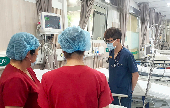 Nắng nóng gay gắt: Những dấu hiệu sớm của sốc nhiệt, say nắng - Ảnh 2. Nắng nóng gay gắt: Những dấu hiệu sớm của sốc nhiệt, say nắng - Ảnh 2.