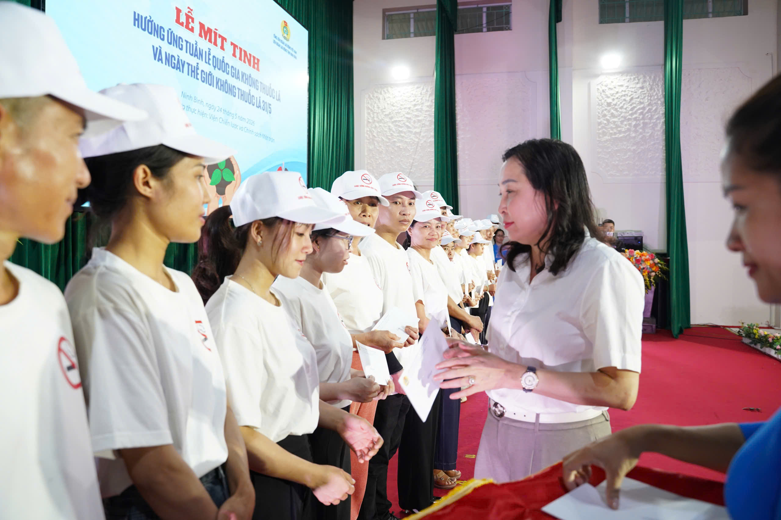 Tiếp tục đẩy mạnh tuyên truyền về tác hại của thuốc lá và các sản phẩm nicotine thế hệ mới - Ảnh 9.
