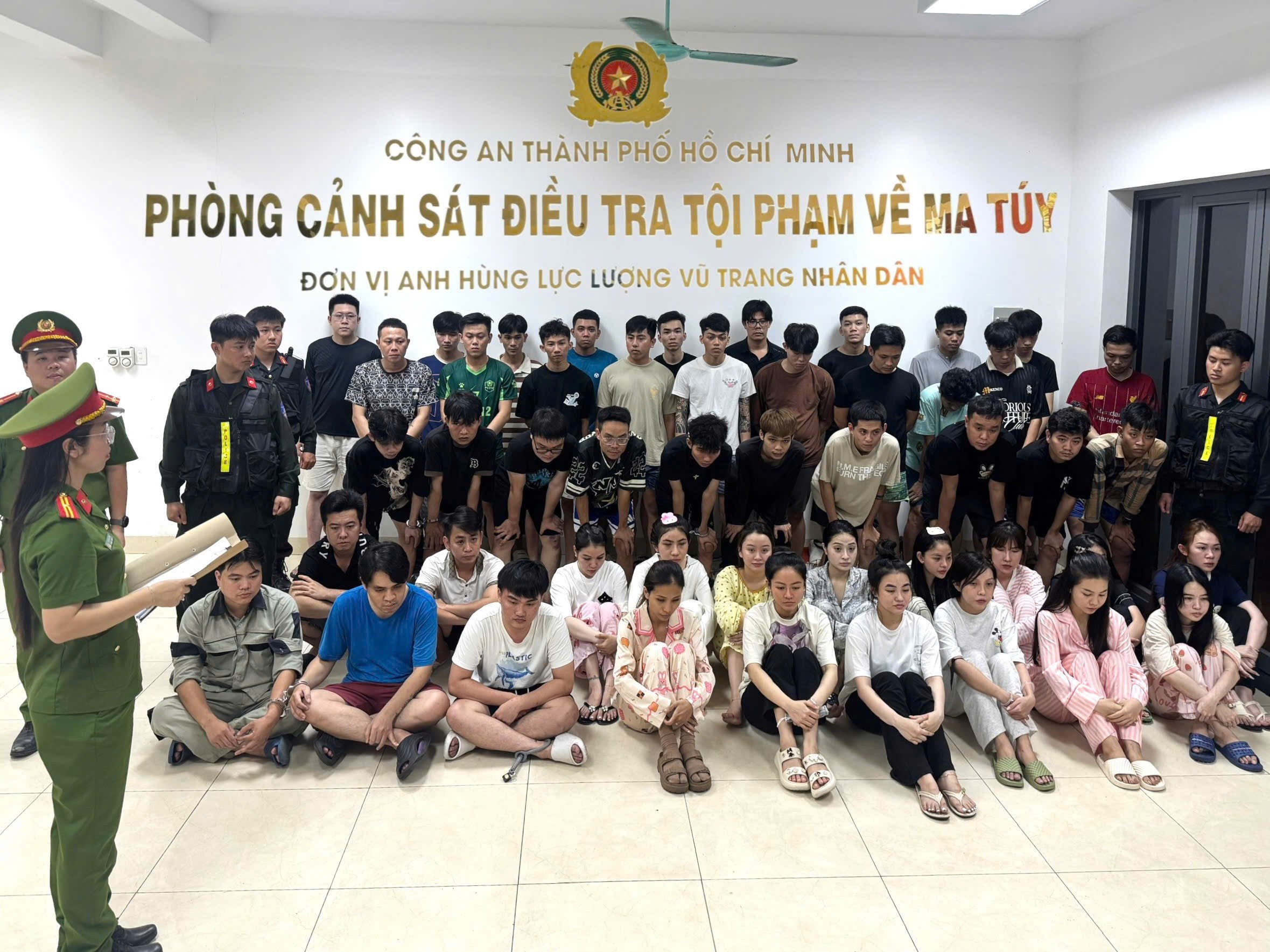 Bắt chủ quán bar Revo ở Vũng Tàu - Ảnh 2.