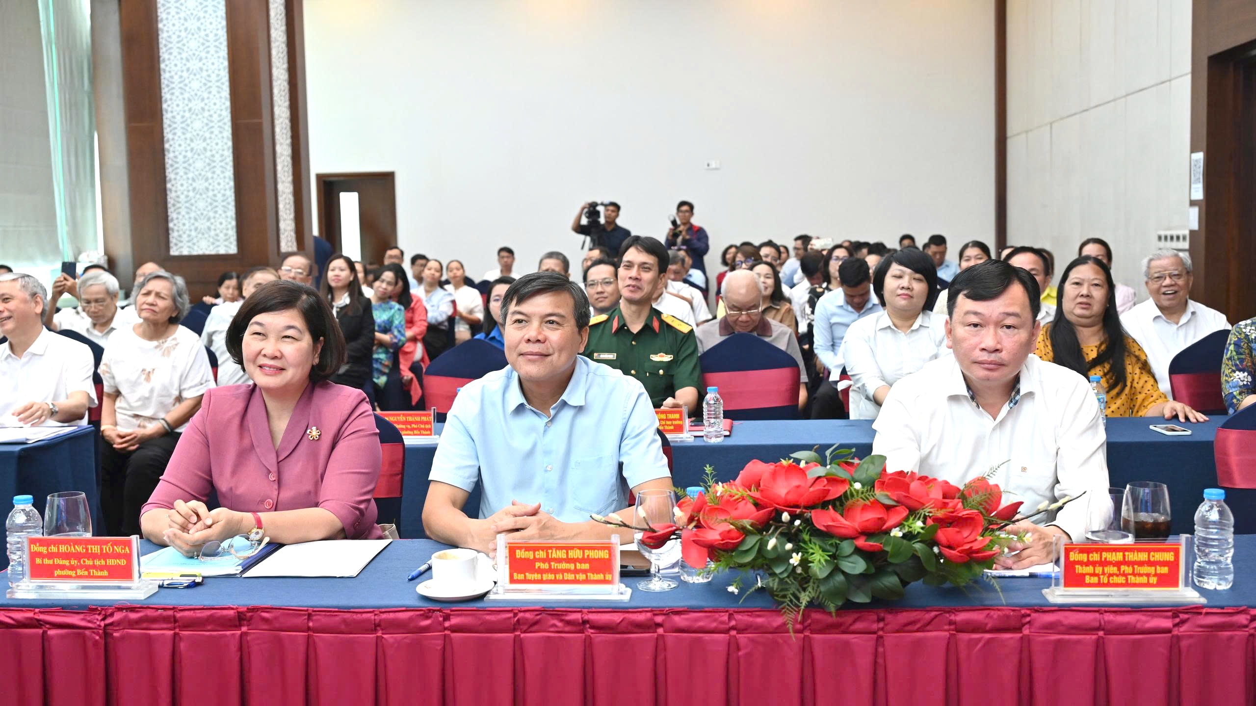 Phường Bến Thành vận hành chính quyền 2 cấp: Người dân hài lòng, không có hồ sơ trễ hạn - Ảnh 1.