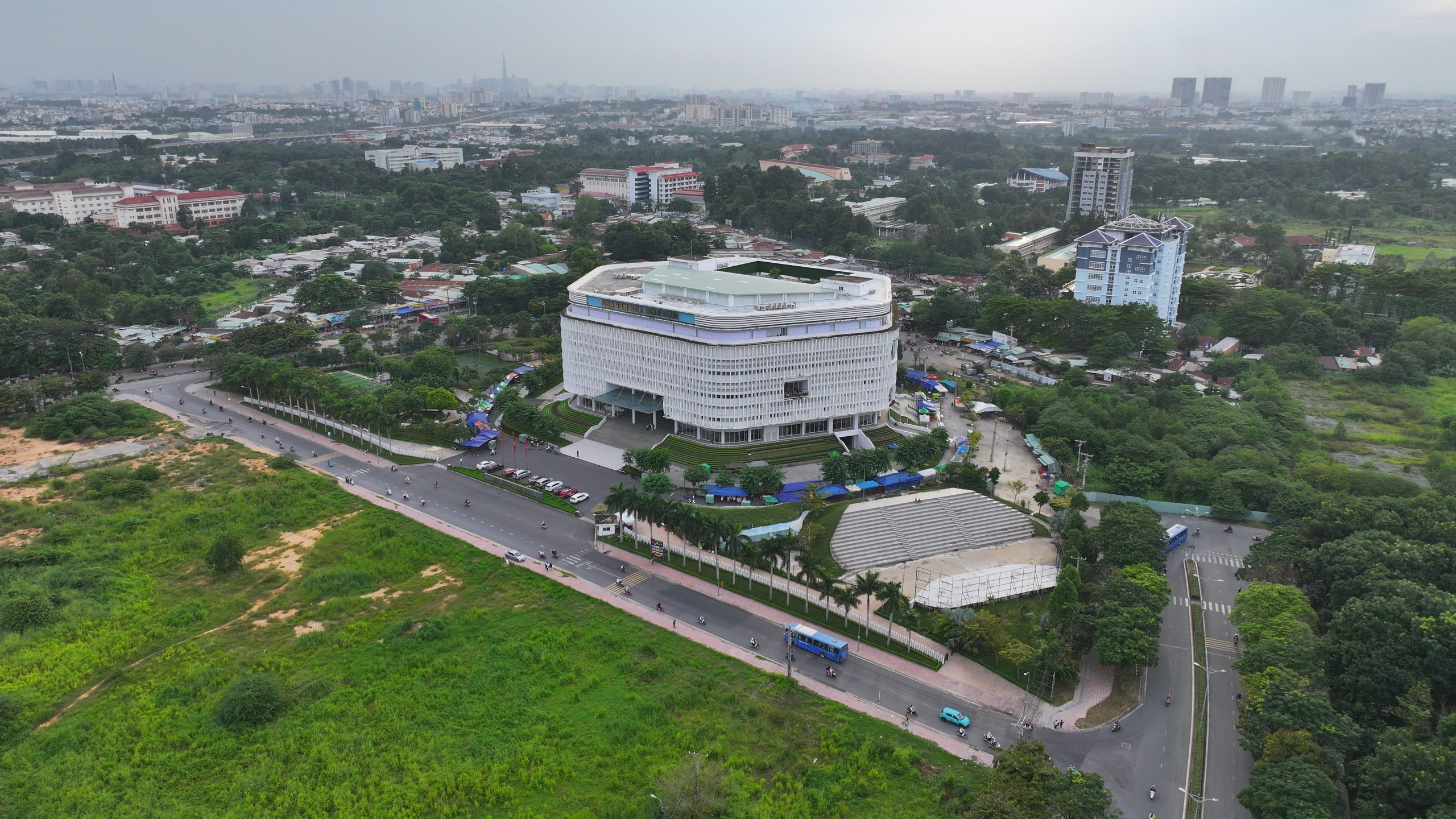Không thể chậm mãi với dự án Đại học Quốc gia TPHCM năm 2026 - Ảnh 2.