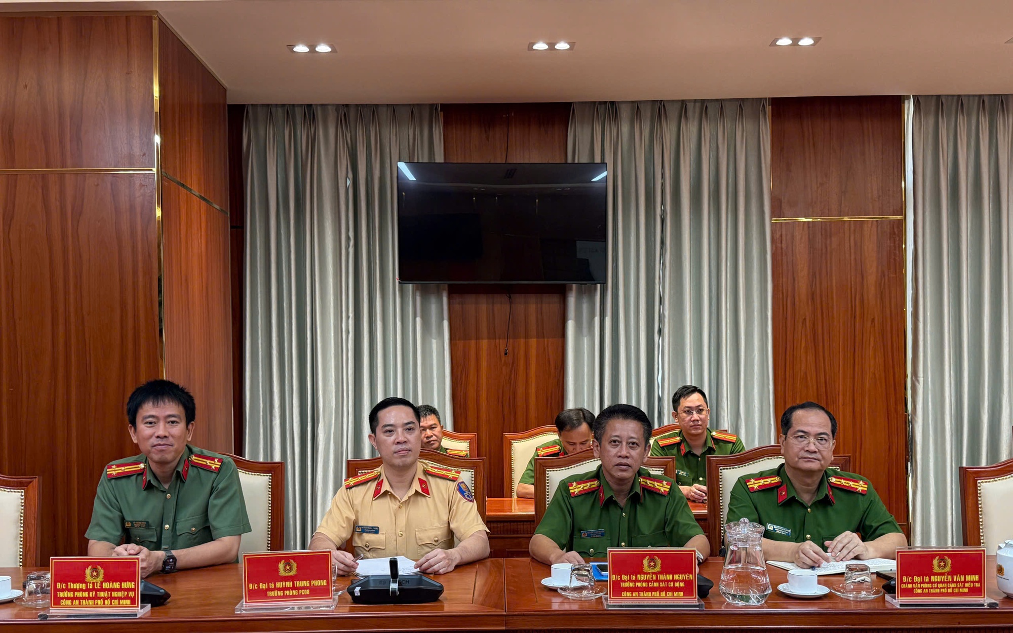 Công an TPHCM truy bắt 2 sát thủ nước ngòai chỉ trong 24 giờ - Ảnh 6. Công an TPHCM truy bắt 2 sát thủ nước ngòai chỉ trong 24 giờ - Ảnh 6.