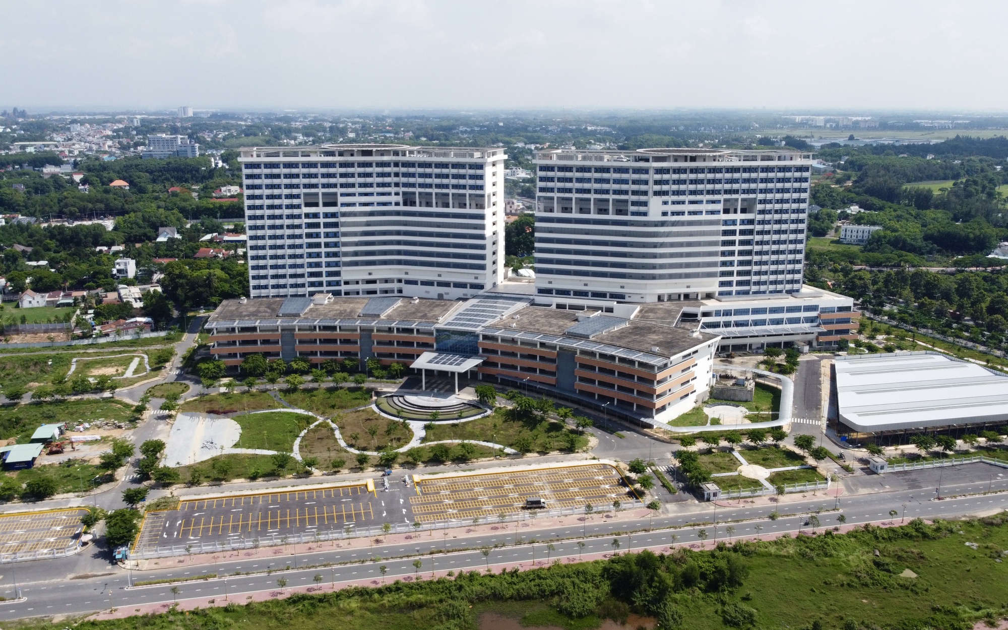 Không thể chậm mãi với dự án Đại học Quốc gia TPHCM năm 2026 - Ảnh 3. Không thể chậm mãi với dự án Đại học Quốc gia TPHCM năm 2026 - Ảnh 3.