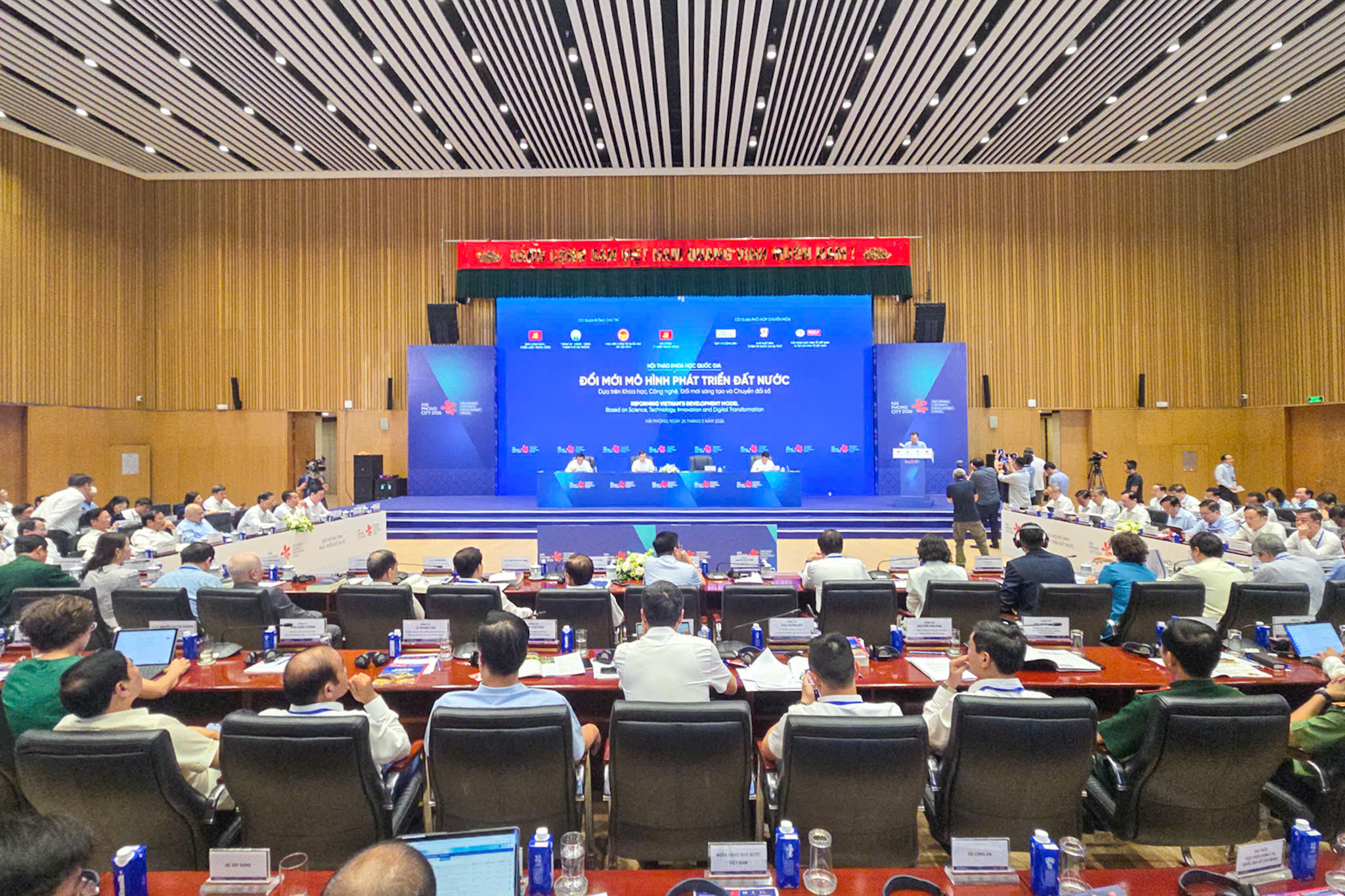Đổi mới mô hình phát triển đất nước dựa trên khoa học và công nghệ 2026 - Ảnh 1.