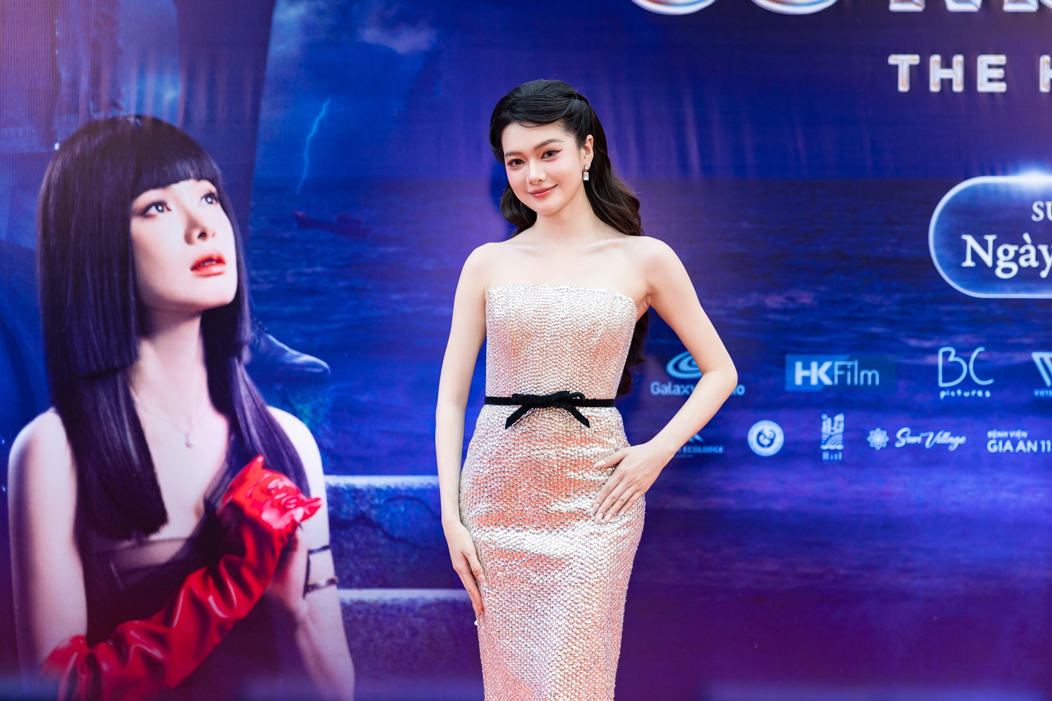 Pháp Kiều cùng loạt mỹ nhân ủng hộ 