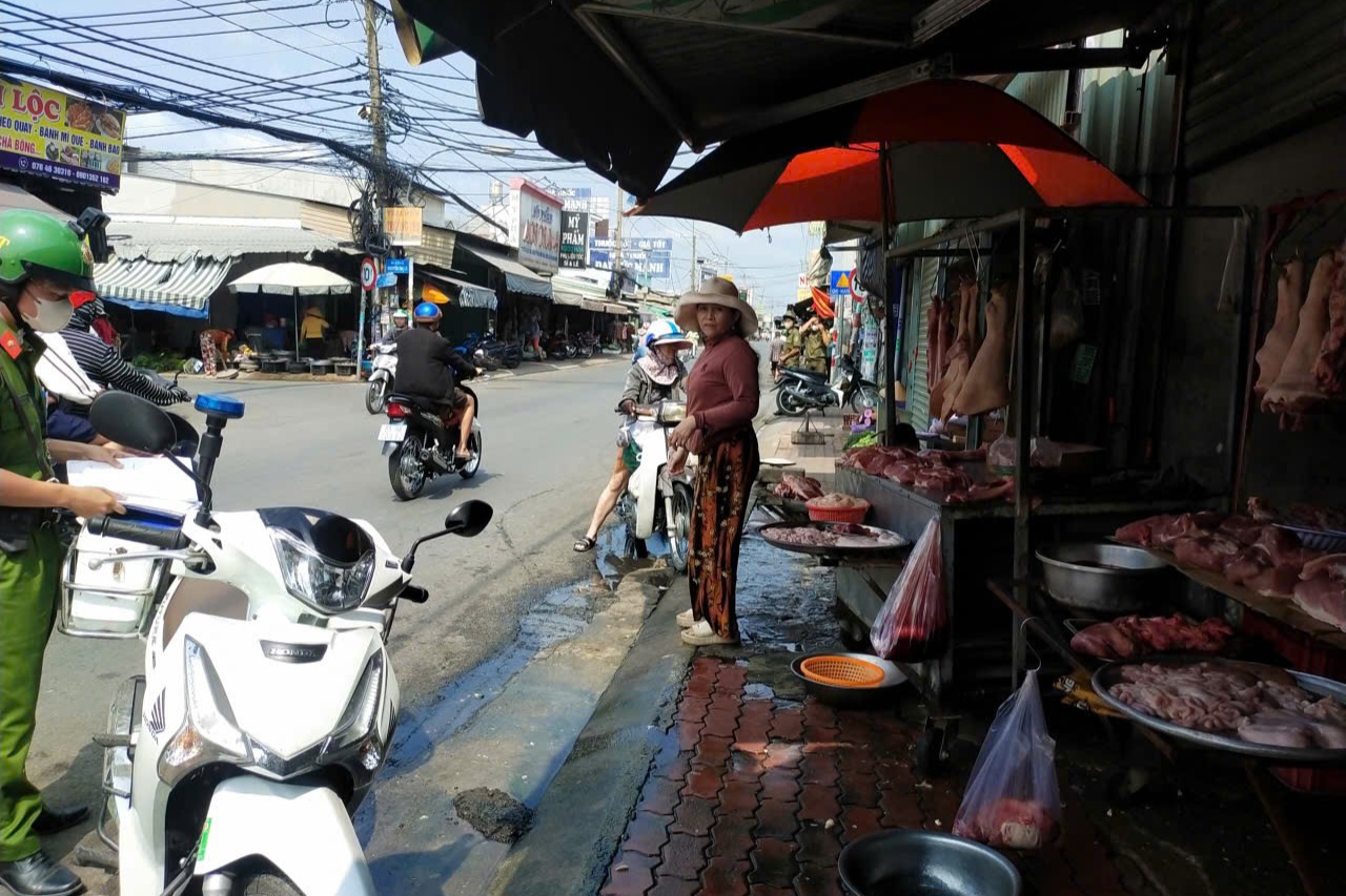 Làm nghiêm nhưng vẫn tạo sinh kế cho người dân - Ảnh 6.
