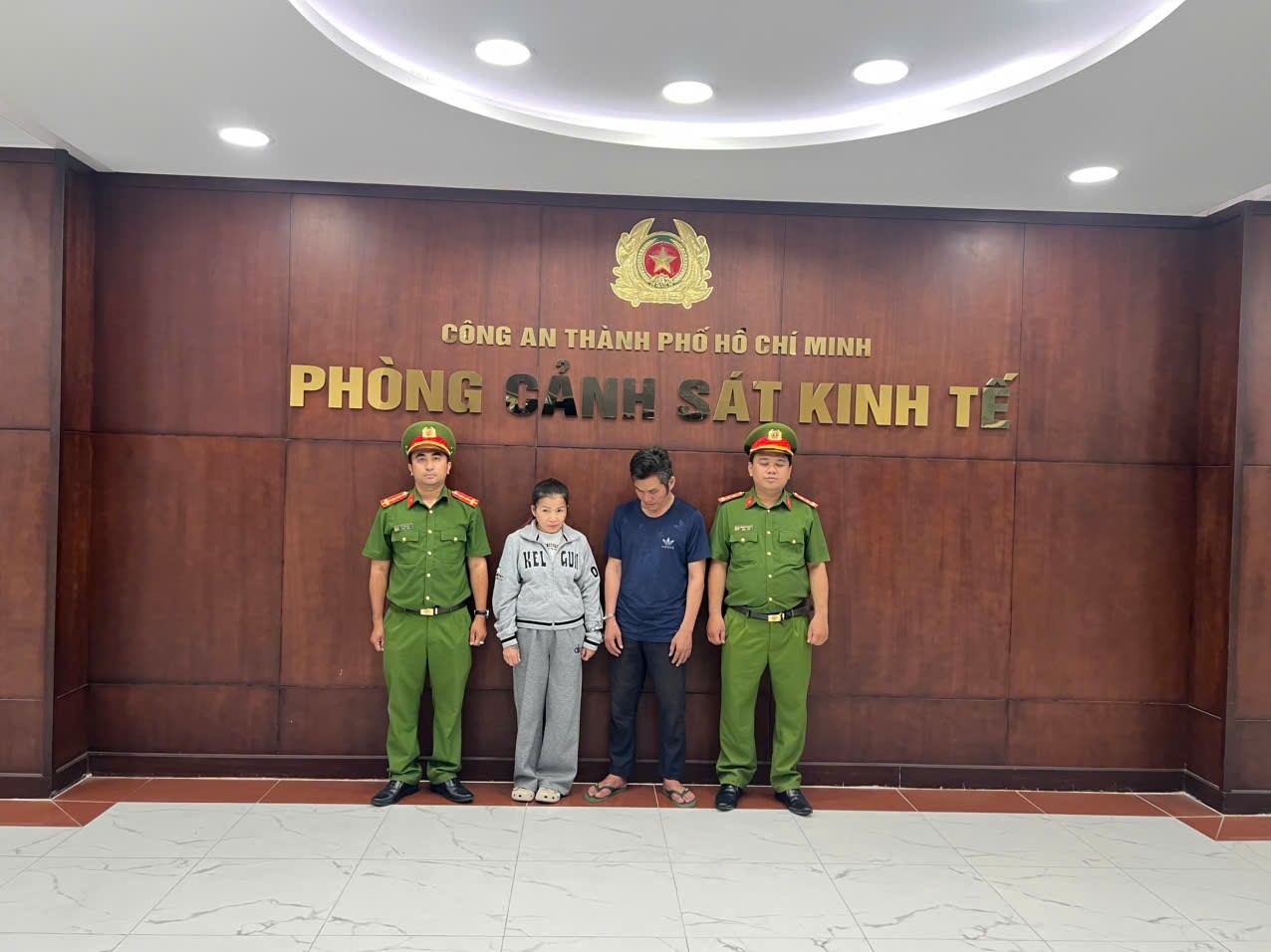 Phỏng vấn độc quyền: Công an TPHCM quyết “đánh tận gốc” các đường dây hàng giả, thực phẩm bẩn - Ảnh 49.