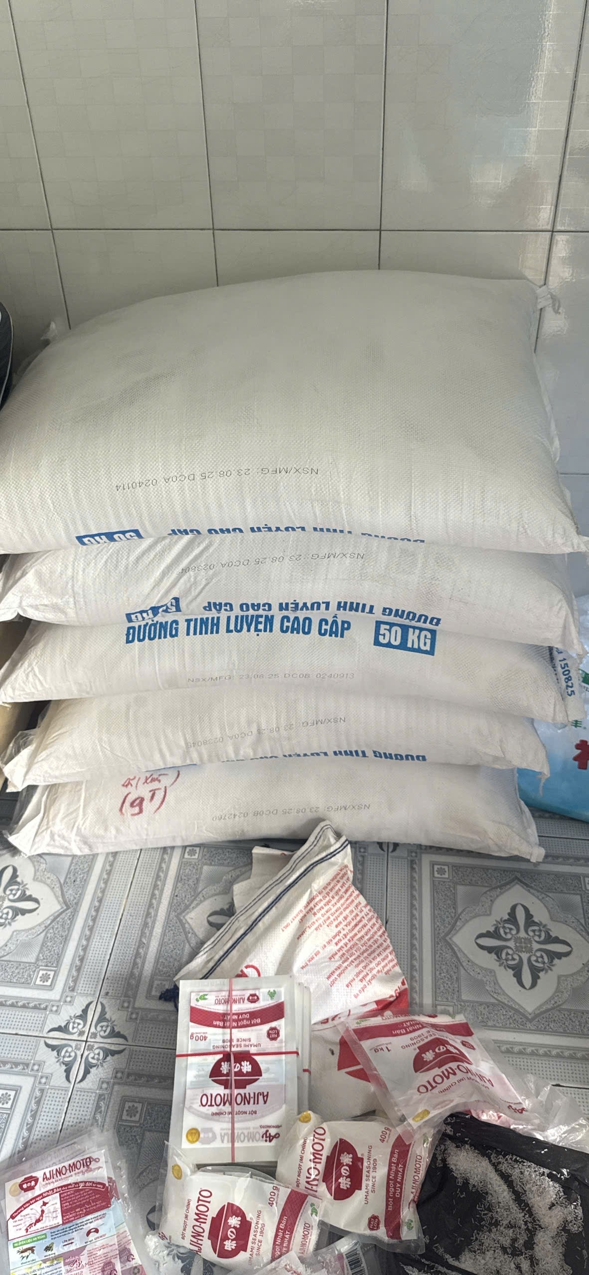 Phỏng vấn độc quyền: Công an TPHCM quyết “đánh tận gốc” các đường dây hàng giả, thực phẩm bẩn - Ảnh 54.