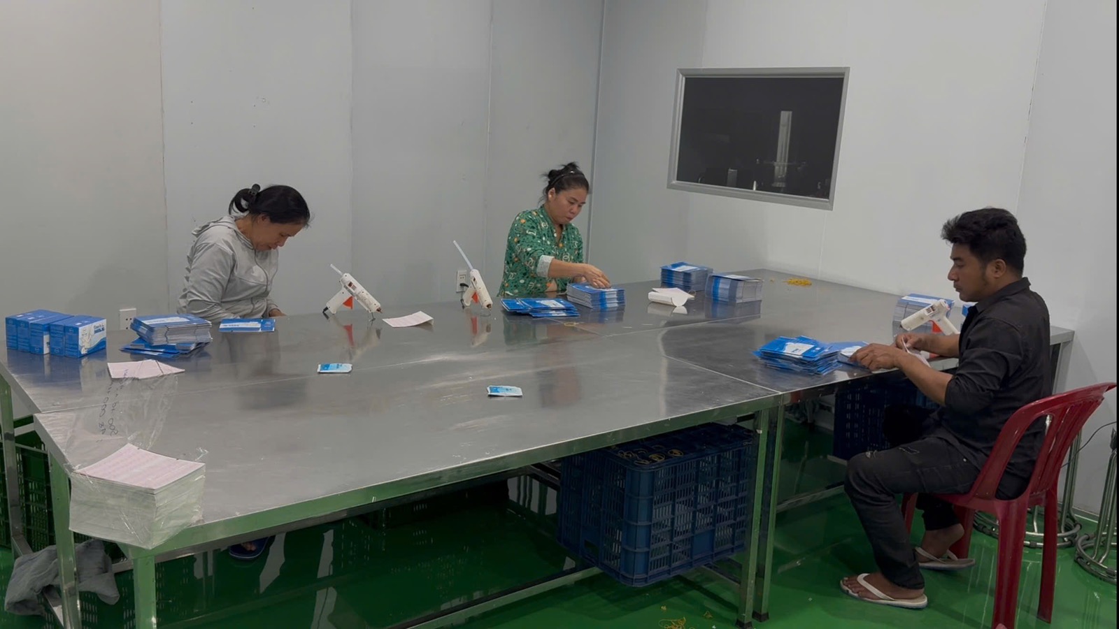 Phỏng vấn độc quyền: Công an TPHCM quyết “đánh tận gốc” các đường dây hàng giả, thực phẩm bẩn - Ảnh 59.