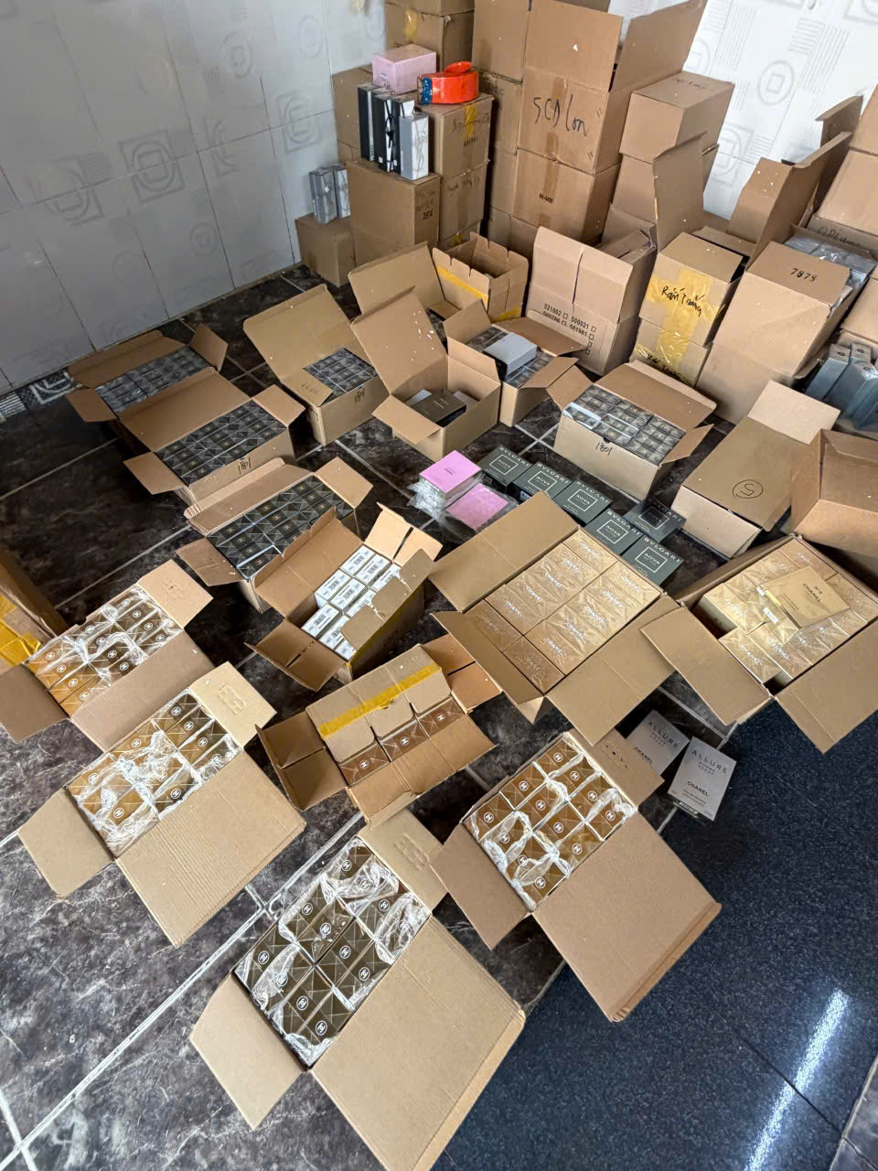 Phỏng vấn độc quyền: Công an TPHCM quyết “đánh tận gốc” các đường dây hàng giả, thực phẩm bẩn - Ảnh 44.