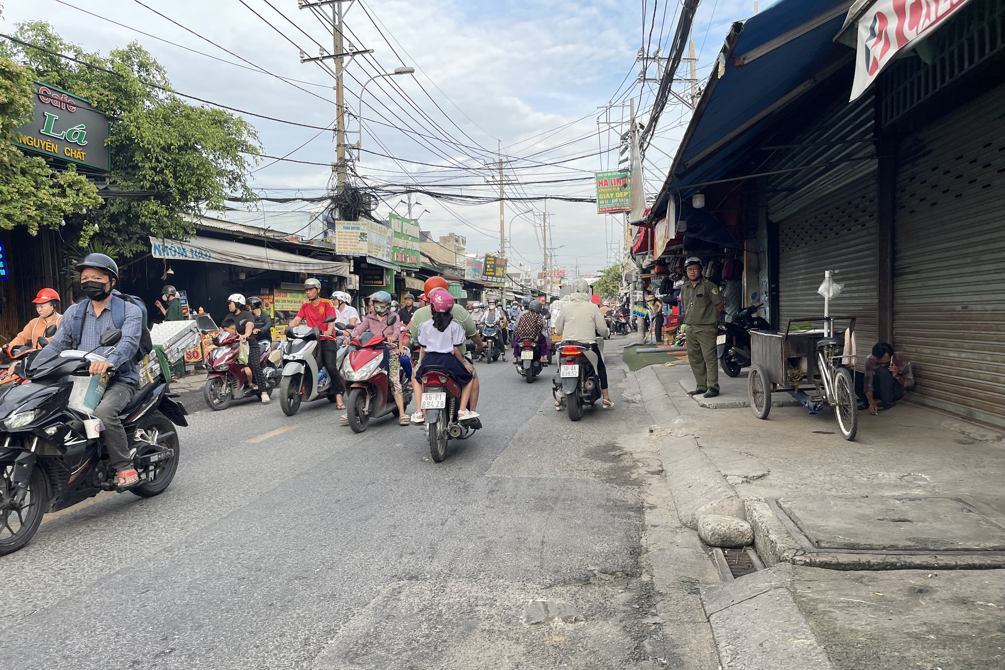 Làm nghiêm nhưng vẫn tạo sinh kế cho người dân - Ảnh 1.
