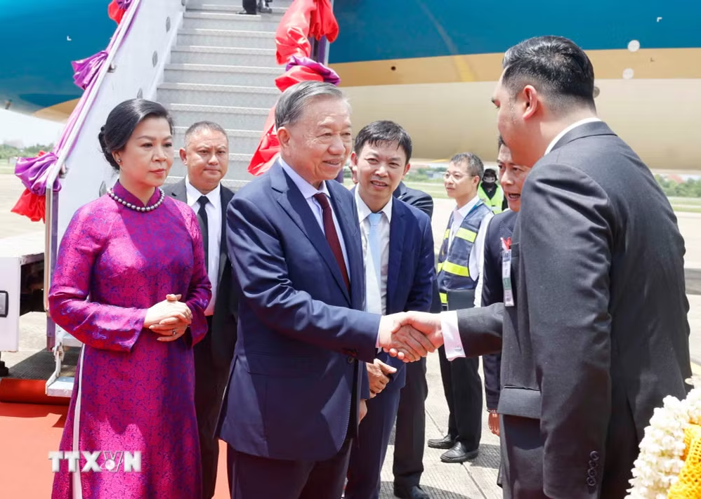 Tổng B&iacute; thư, Chủ tịch nước T&ocirc; L&acirc;m v&agrave; Phu nh&acirc;n bắt đầu thăm ch&iacute;nh thức Th&aacute;i Lan - Ảnh 2.
