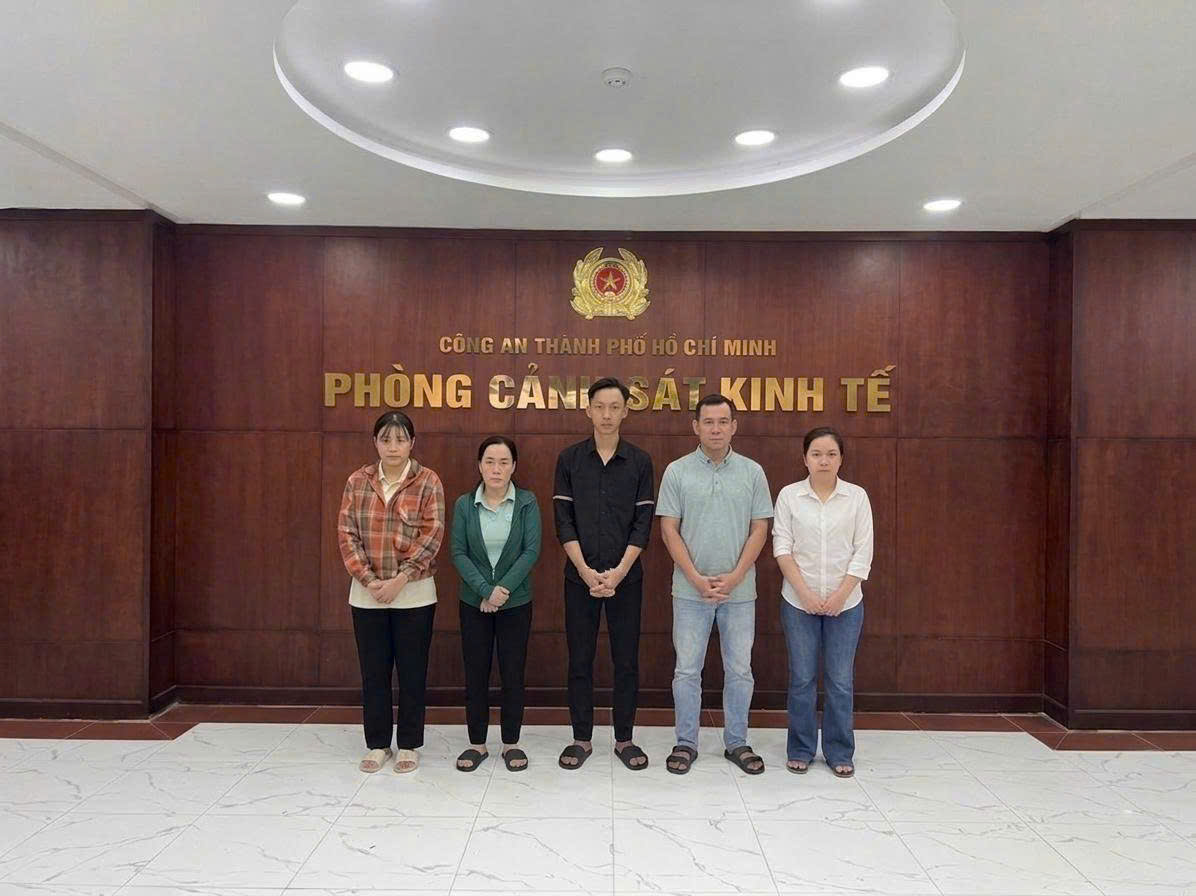 Phỏng vấn độc quyền: Công an TPHCM quyết “đánh tận gốc” các đường dây hàng giả, thực phẩm bẩn - Ảnh 24.