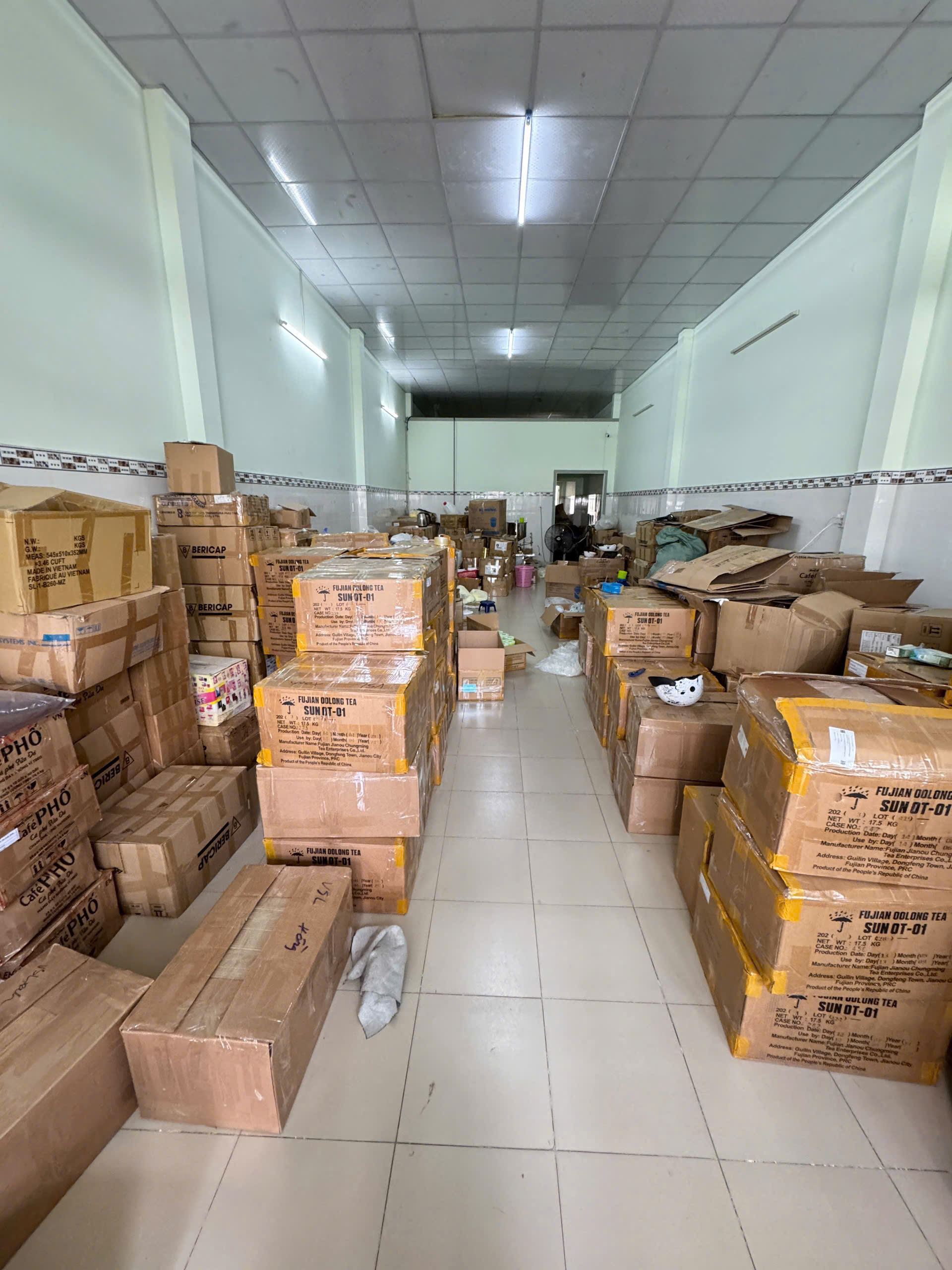 Phỏng vấn độc quyền: Công an TPHCM quyết “đánh tận gốc” các đường dây hàng giả, thực phẩm bẩn - Ảnh 21.