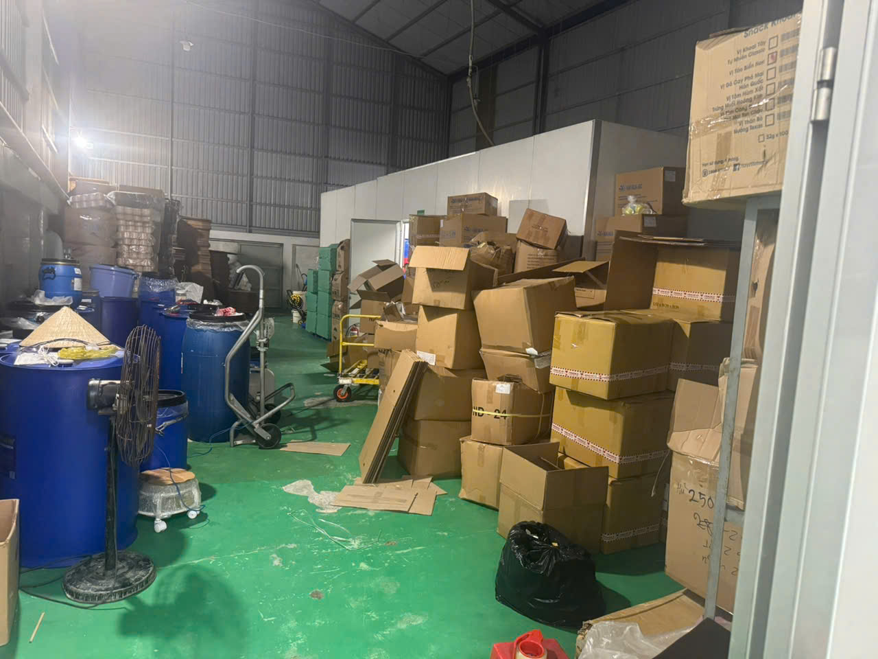 Phỏng vấn độc quyền: Công an TPHCM quyết “đánh tận gốc” các đường dây hàng giả, thực phẩm bẩn - Ảnh 20.