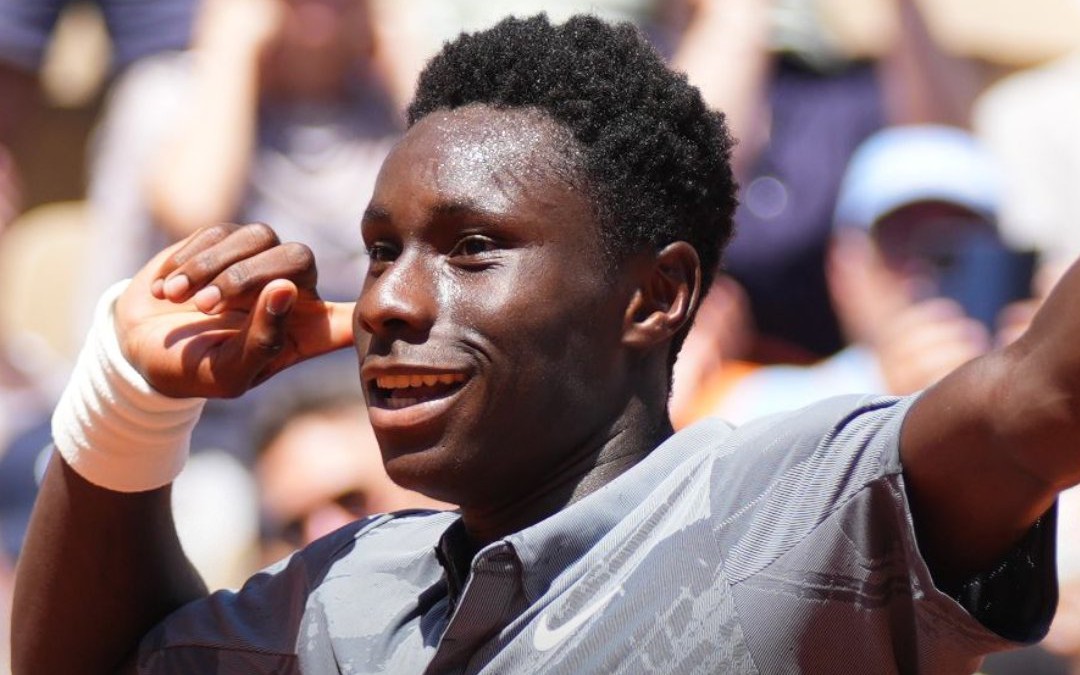 Moise Kouame gửi lời cảm ơn Alcaraz, nguồn cảm hứng cho c&acirc;u chuyện cổ t&iacute;ch ở Roland Garros - Ảnh 2.