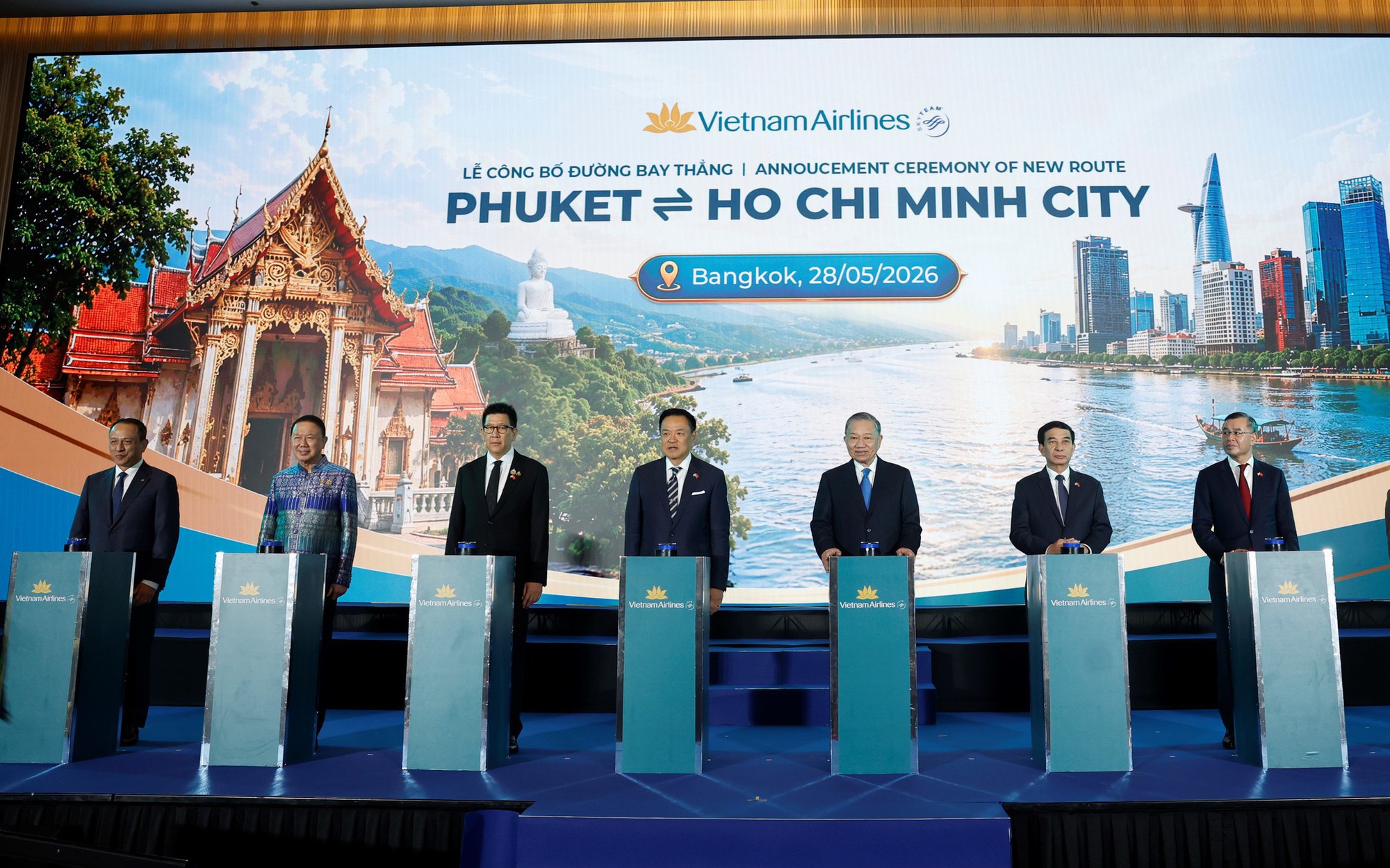 Tổng B&iacute; thư, Chủ tịch nước T&ocirc; L&acirc;m v&agrave; Phu nh&acirc;n hội kiến Nh&agrave; Vua Th&aacute;i Lan v&agrave; Ho&agrave;ng hậu - Ảnh 2.