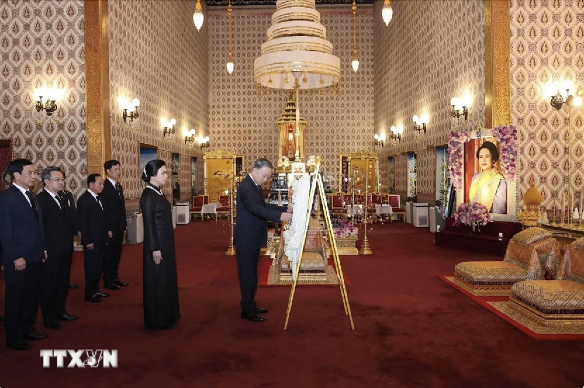 Tổng B&iacute; thư, Chủ tịch nước T&ocirc; L&acirc;m v&agrave; Phu nh&acirc;n hội kiến Nh&agrave; Vua Th&aacute;i Lan v&agrave; Ho&agrave;ng hậu - Ảnh 2.