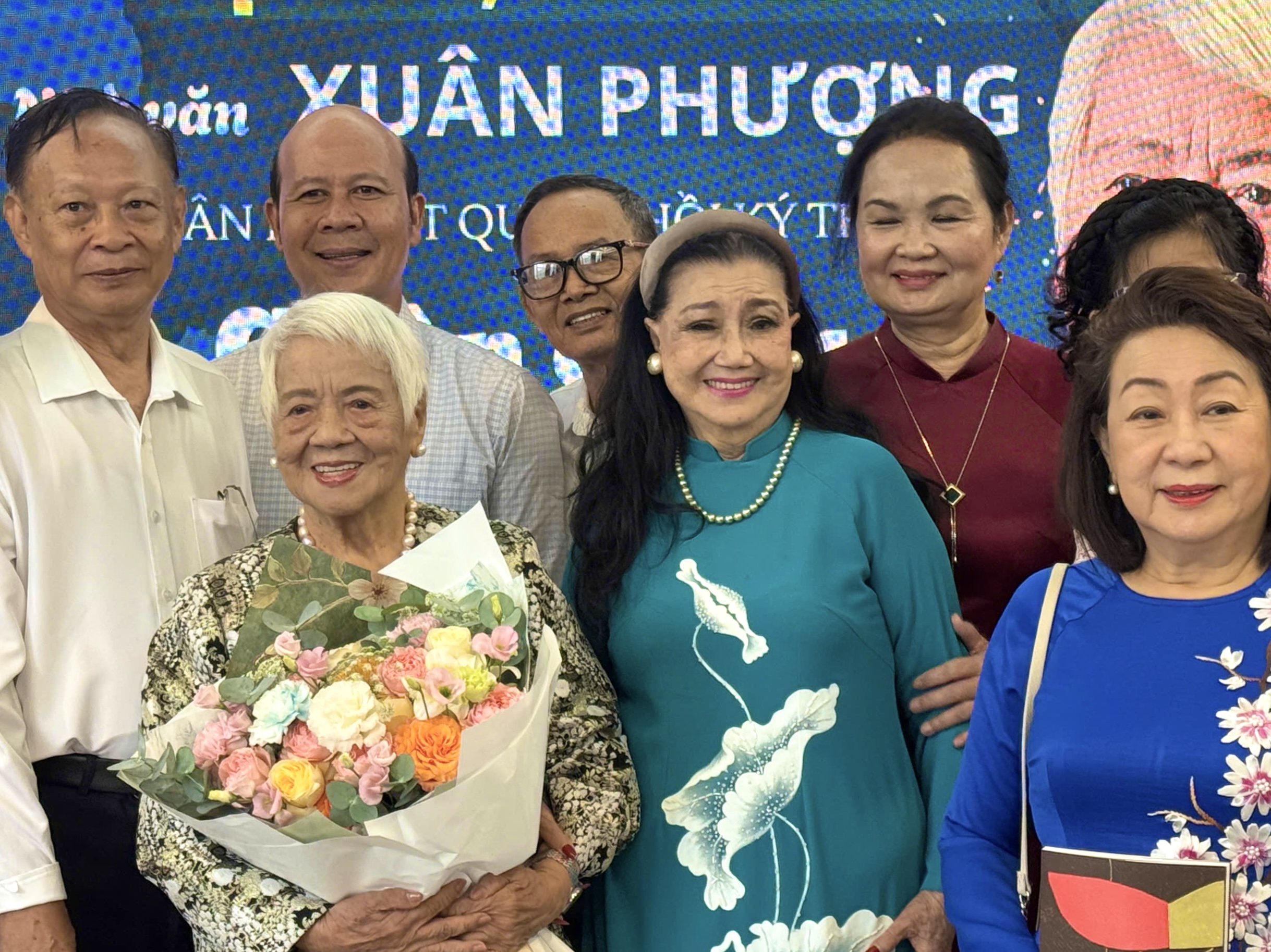 Hơn nửa thế kỷ ký ức của nhà văn Xuân Phượng  - Ảnh 1.