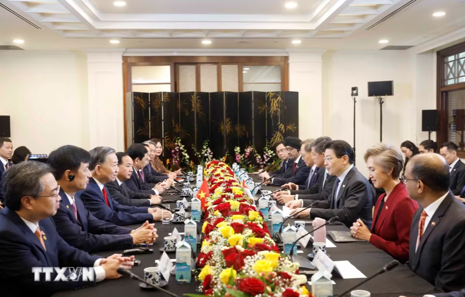 Tổng Bí thư, Chủ tịch nước Tô Lâm: Mở cơ hội hợp tác to lớn Việt Nam - Singapore - Ảnh 2.