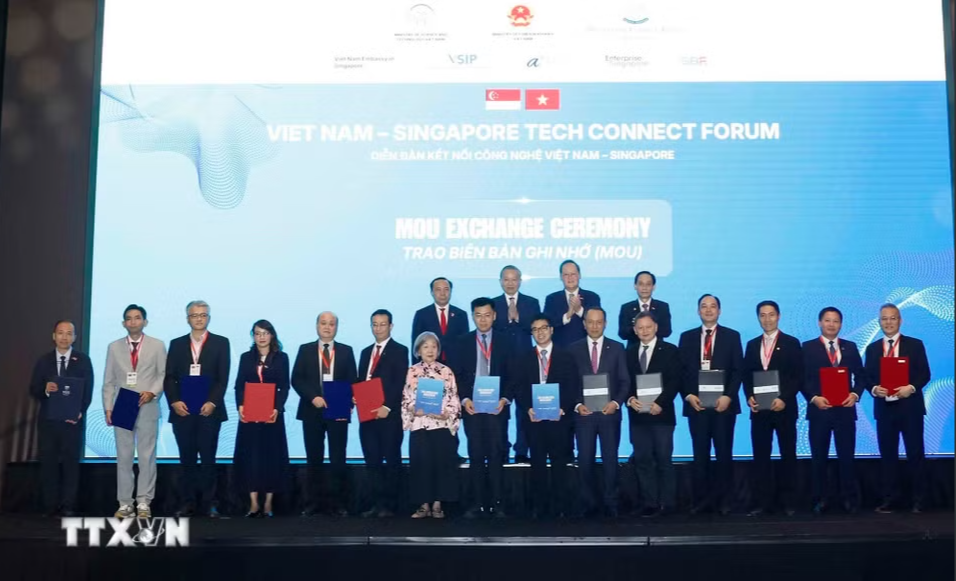 Tổng Bí thư, Chủ tịch nước Tô Lâm: Hợp tác công nghệ sẽ là trụ cột quan trọng Việt Nam-Singapore - Ảnh 2.