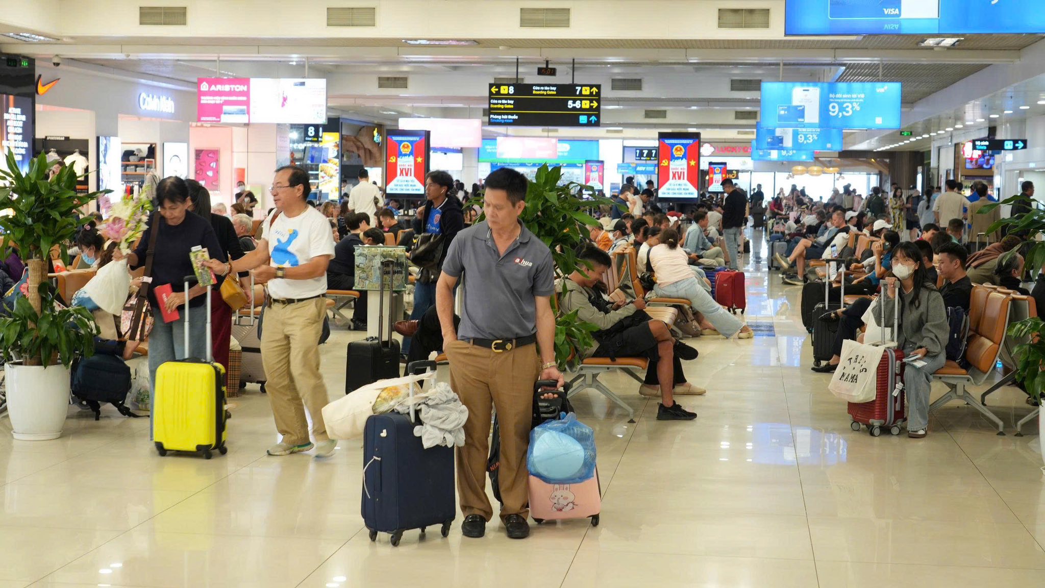 Nội B&agrave;i đ&oacute;n lượng kh&aacute;ch kỷ lục ng&agrave;y cuối kỳ nghỉ lễ 30-4, 1-5 - Ảnh 5.