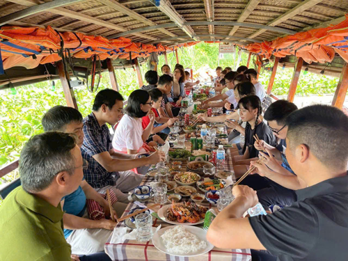 Đồng Th&aacute;p tăng cường bảo đảm an to&agrave;n hoạt động du lịch - Ảnh 1.