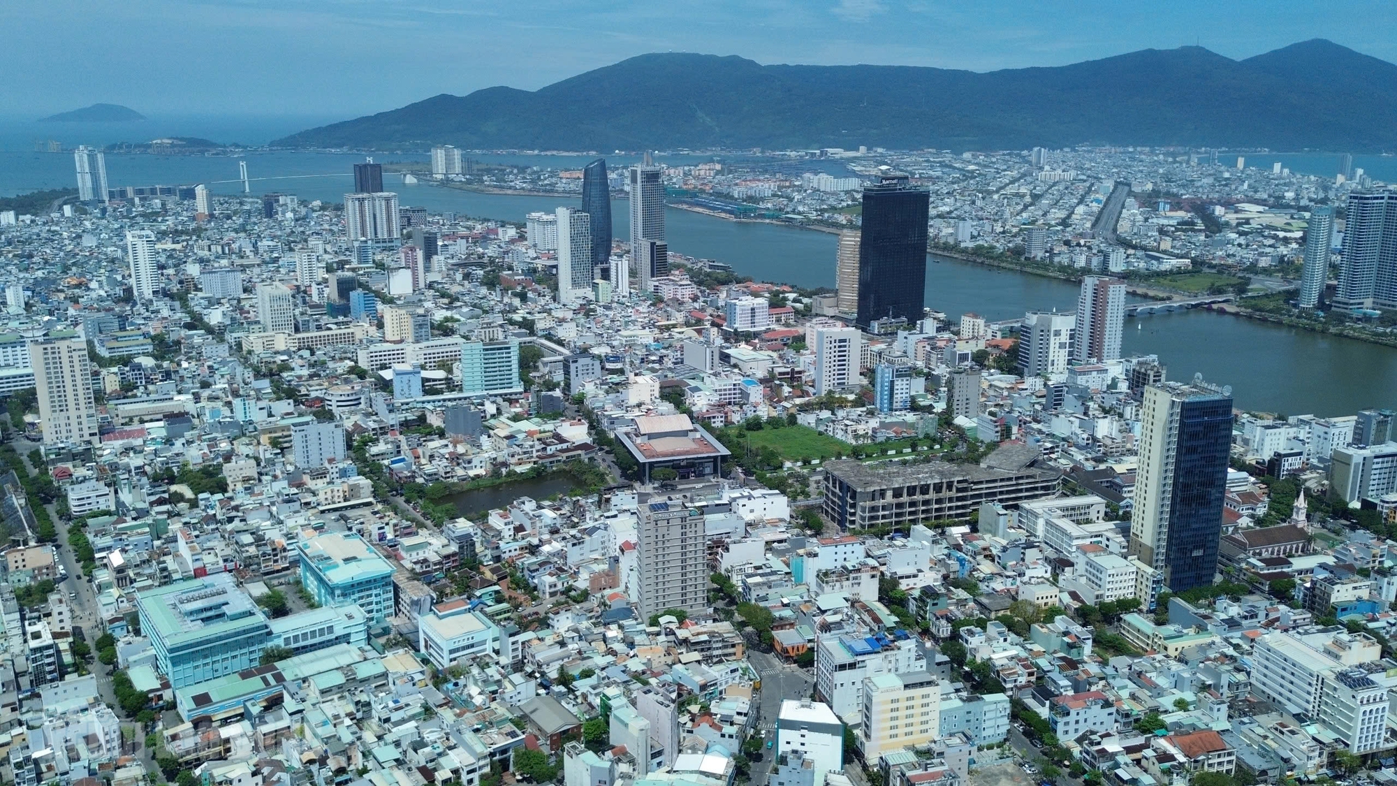 Đ&agrave; Nẵng c&ocirc;ng bố bảng gi&aacute; đất 2026 , x&atilde; ven biển ph&iacute;a Nam tăng mạnh - Ảnh 1.