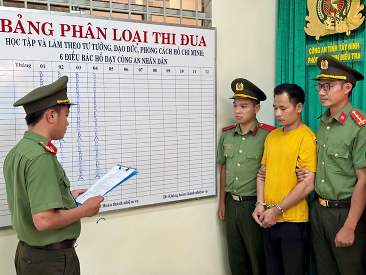 Bắt tạm giam Phạm Quốc Kỳ vi phạm xuất cảnh trái phép sang Campuchia - Ảnh 1.