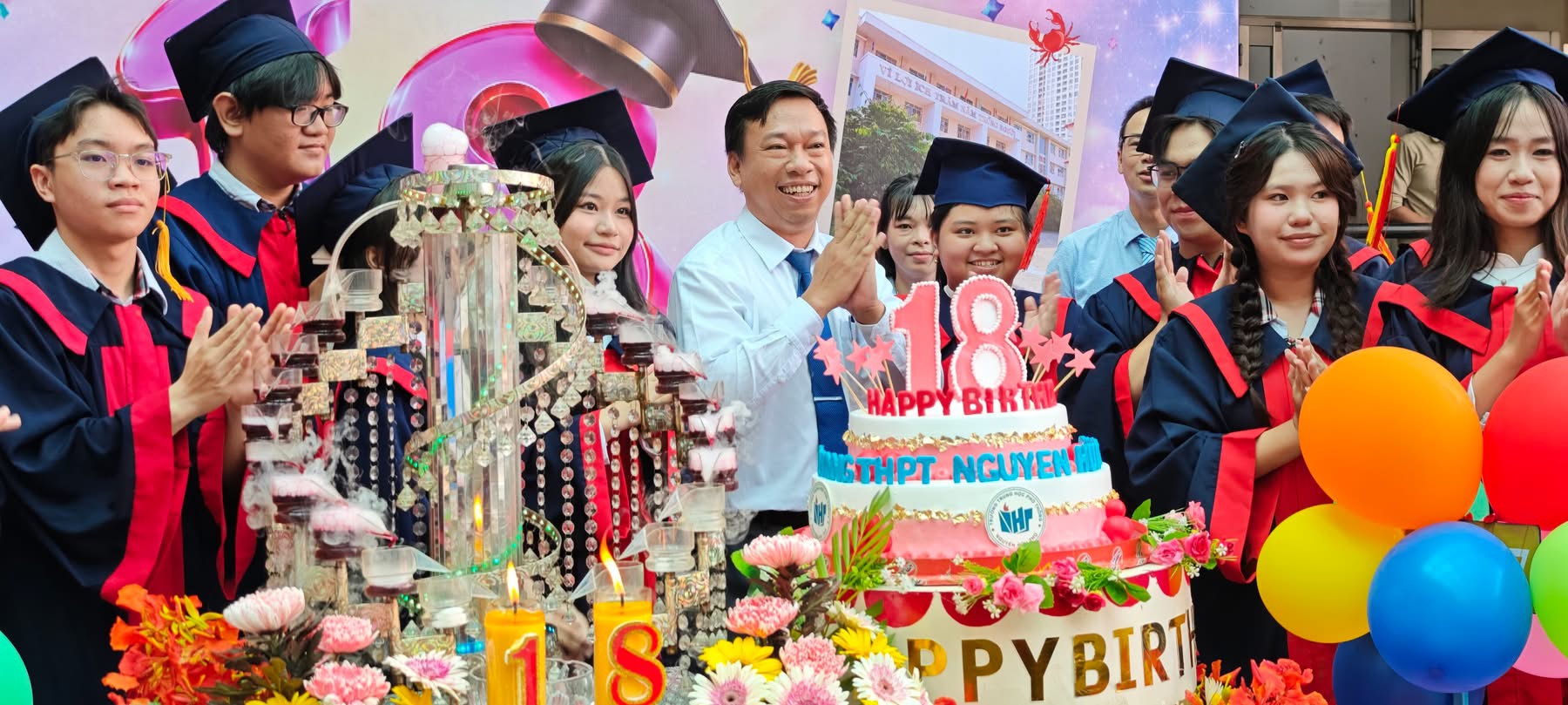 Thầy cô tự dựng tiết mục nhảy tặng học trò cuối cấp, miễn phí ôn thi - Ảnh 9.