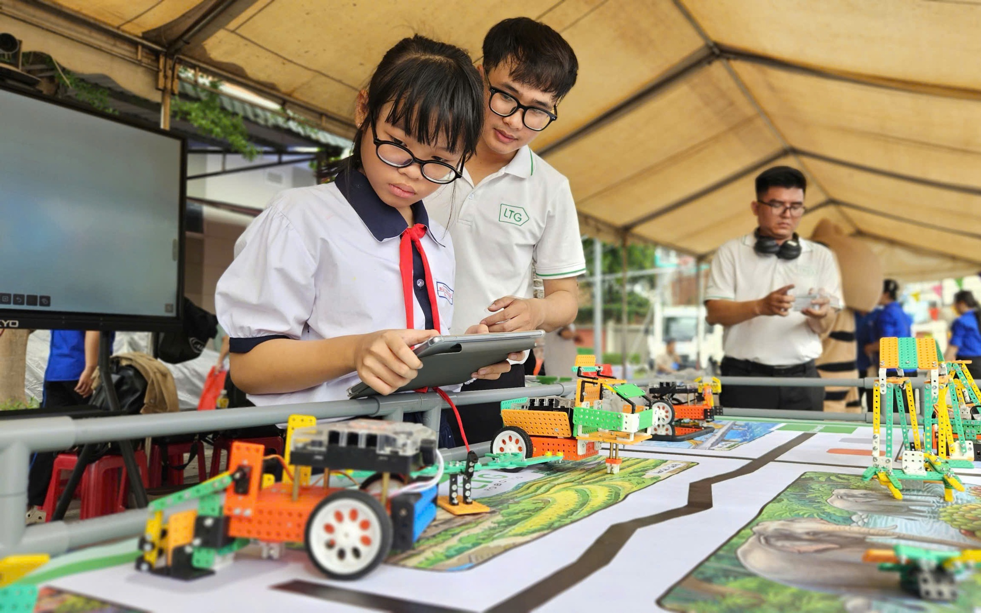 TPHCM tăng tốc khám sức khỏe toàn dân - Ảnh 4.