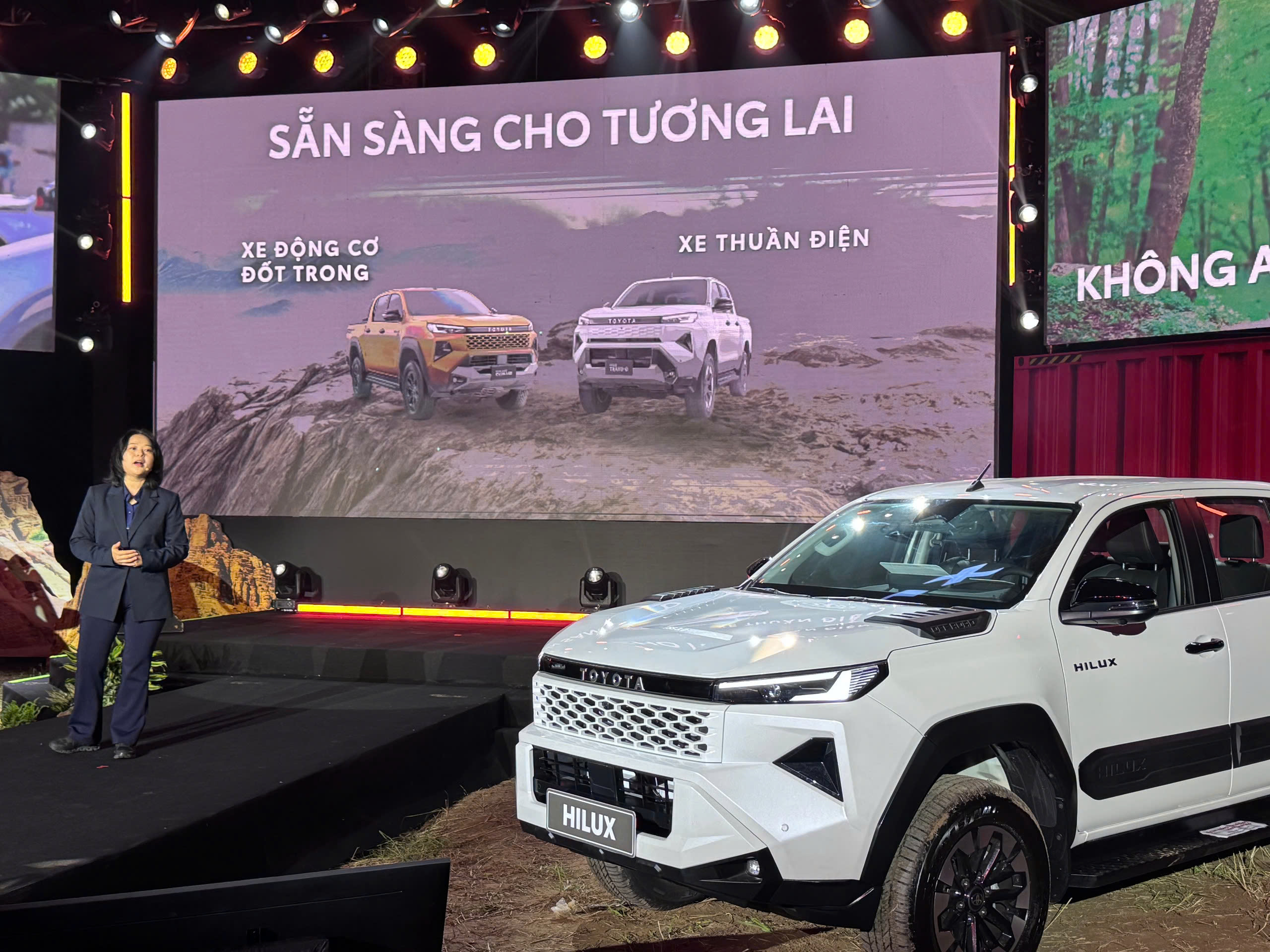 Tồn kho ô tô tăng cao, vắng bóng mẫu mới - Ảnh 1.