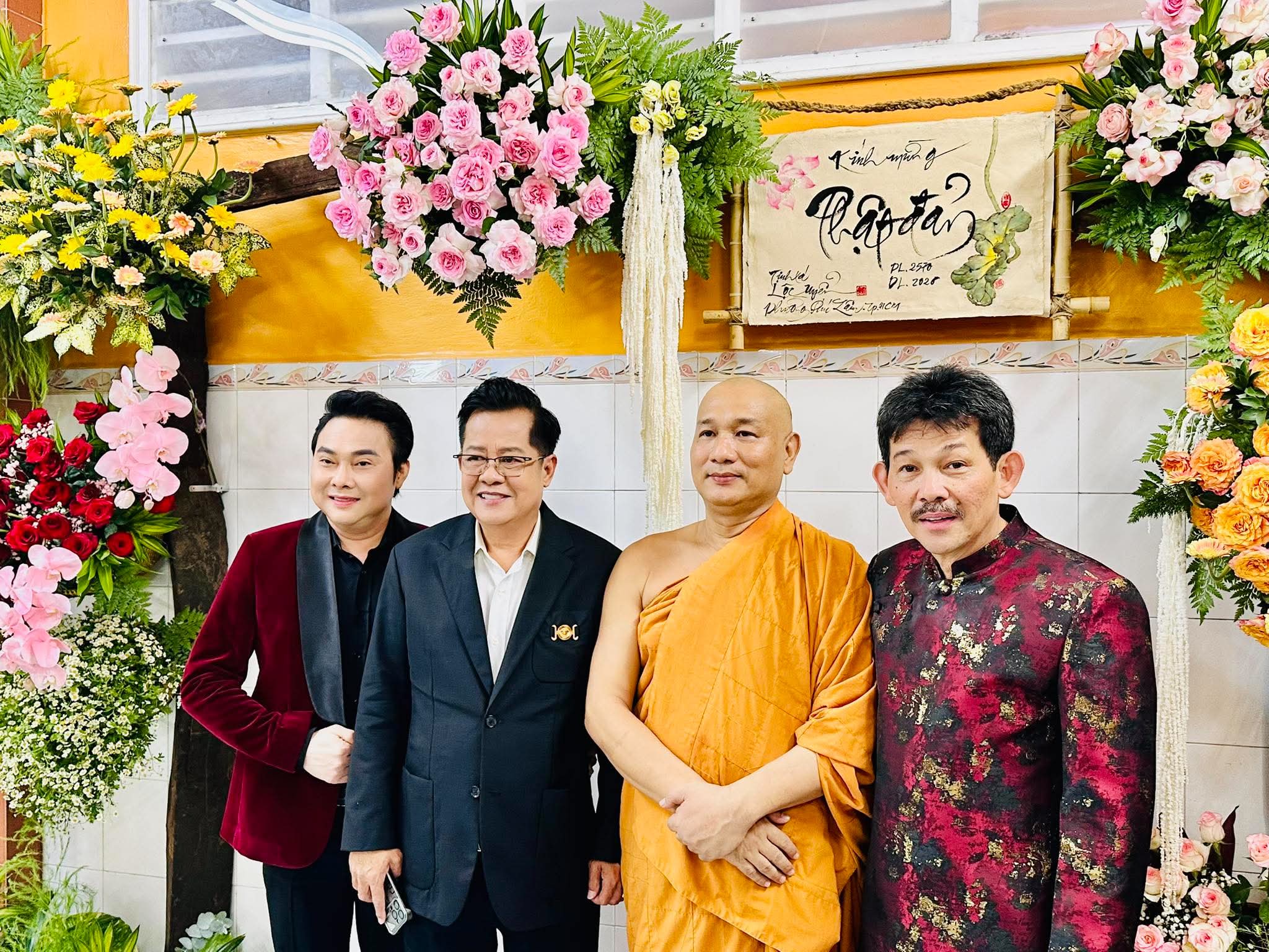 NSƯT nhạc sĩ Võ Thanh Liêm, Minh Ngọc, Ánh Ngọc - 21 năm thắp sáng mùa Phật đản bằng tiếng hát - Ảnh 7.