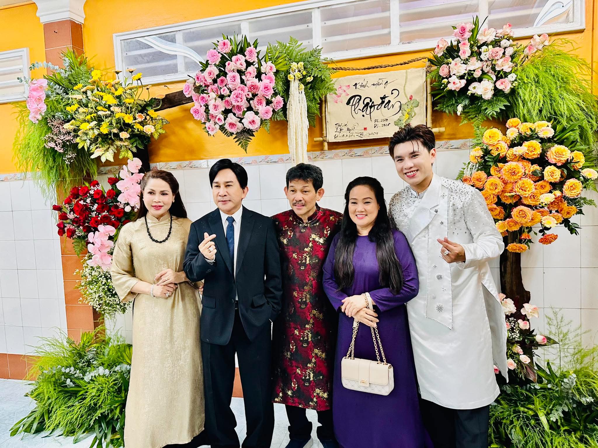 NSƯT nhạc sĩ Võ Thanh Liêm, Minh Ngọc, Ánh Ngọc - 21 năm thắp sáng mùa Phật đản bằng tiếng hát - Ảnh 4.
