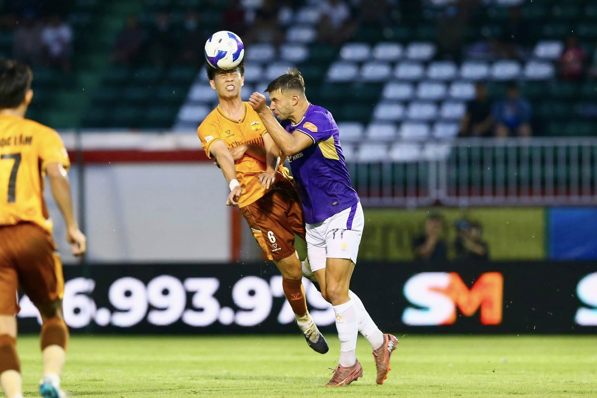 HAGL chính thức trụ hạng sau trận thắng thuyết phục Hà Nội FC - Ảnh 5.