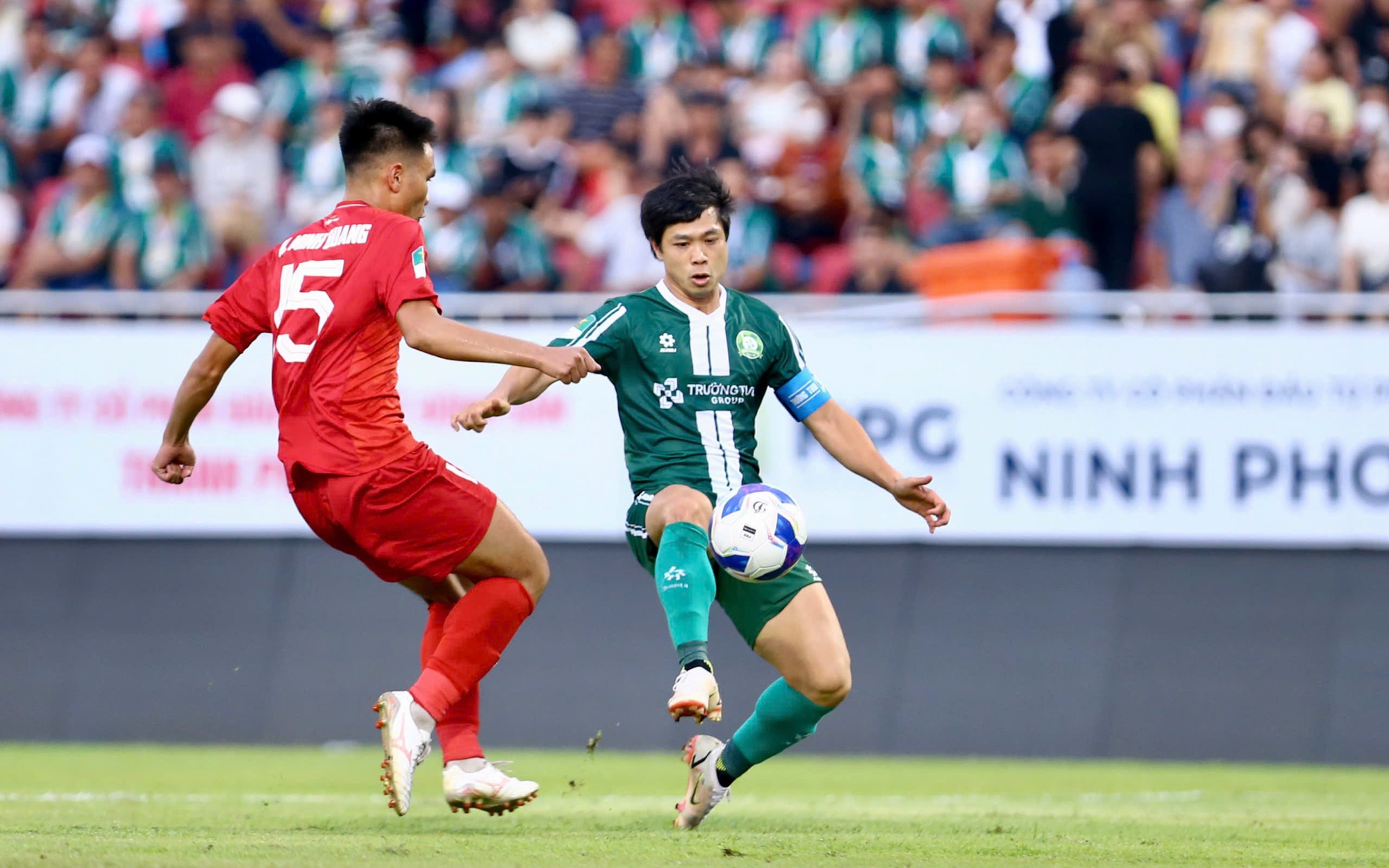 V&ograve;ng 25 V-League: Thể C&ocirc;ng Viettel rơi điểm, th&ecirc;m 2 đội trụ hạng th&agrave;nh c&ocirc;ng - Ảnh 5.