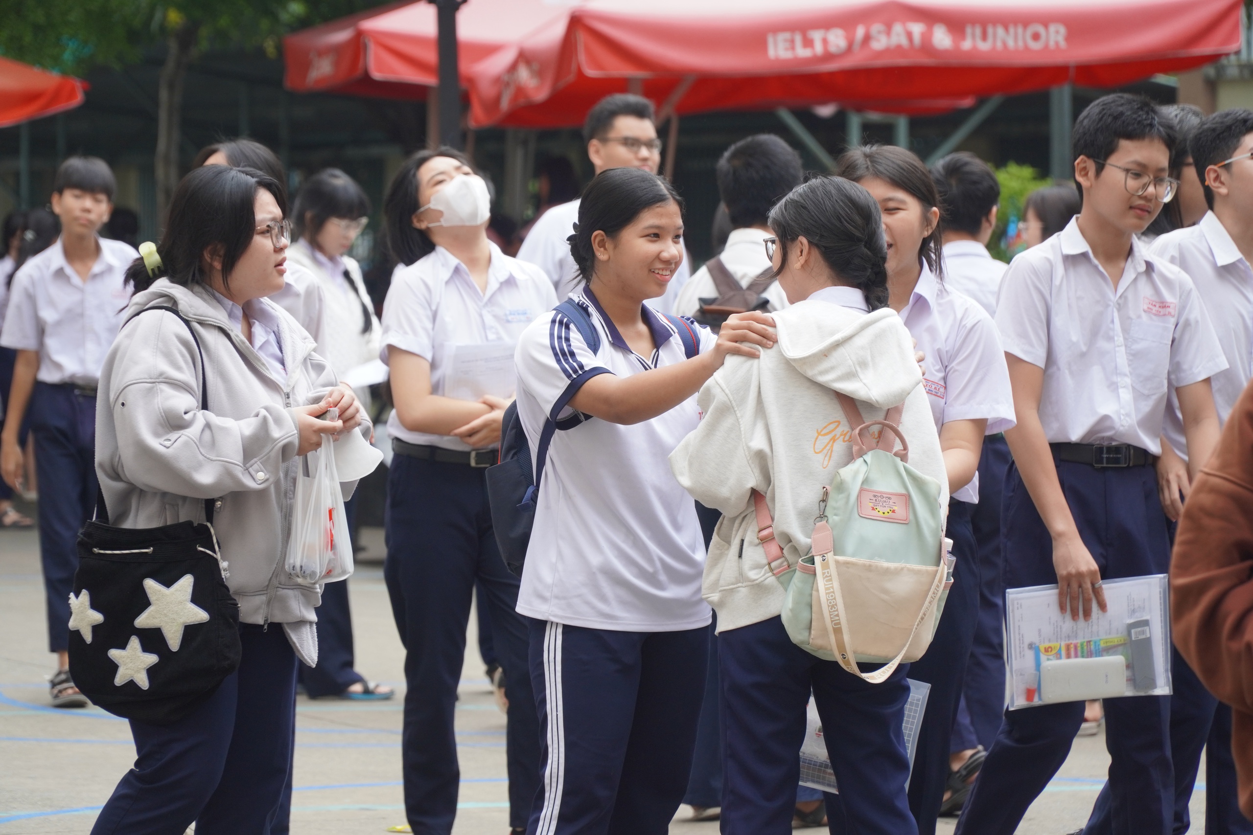 Giữ tinh thần lạc quan, sĩ tử sẵn sàng vượt vũ môn - Ảnh 4.