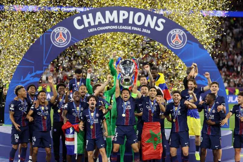 Paris hỗn loạn trong đêm PSG đăng quang Champions League - Ảnh 3.