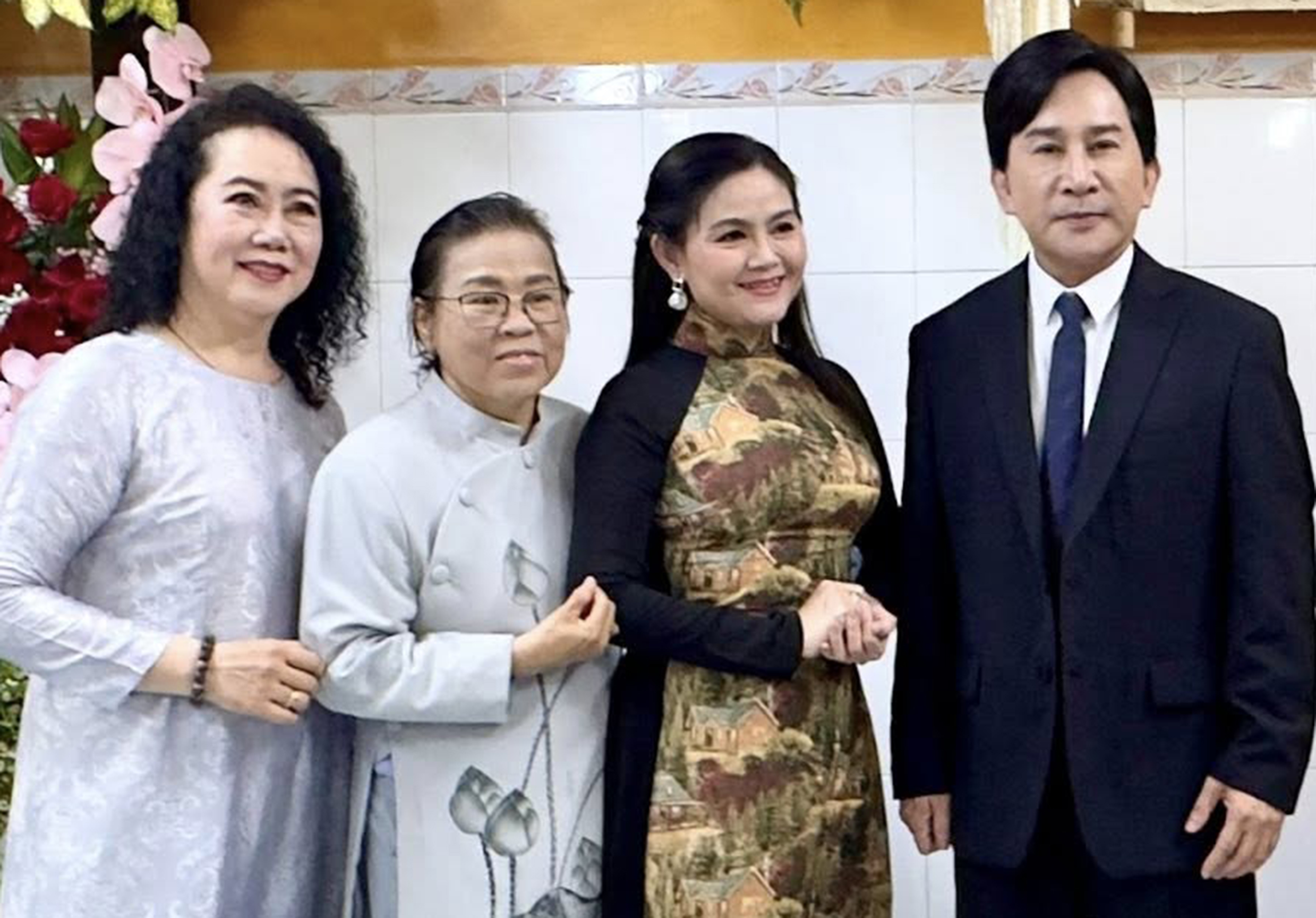 NSƯT nhạc sĩ Võ Thanh Liêm, Minh Ngọc, Ánh Ngọc - 21 năm thắp sáng mùa Phật đản bằng tiếng hát - Ảnh 2.