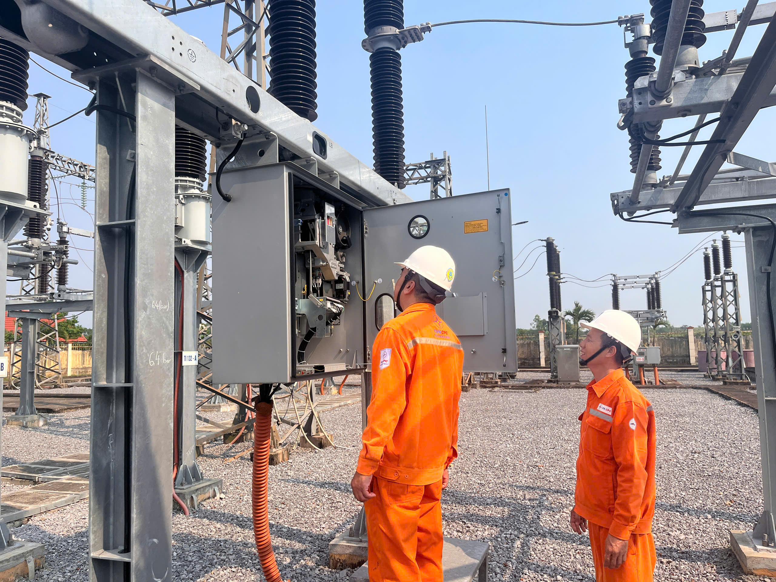 Không thiếu điện tại Phong Nha - Kẻ Bàng , vướng mắc do hạ tầng và đấu nối - Ảnh 2.
