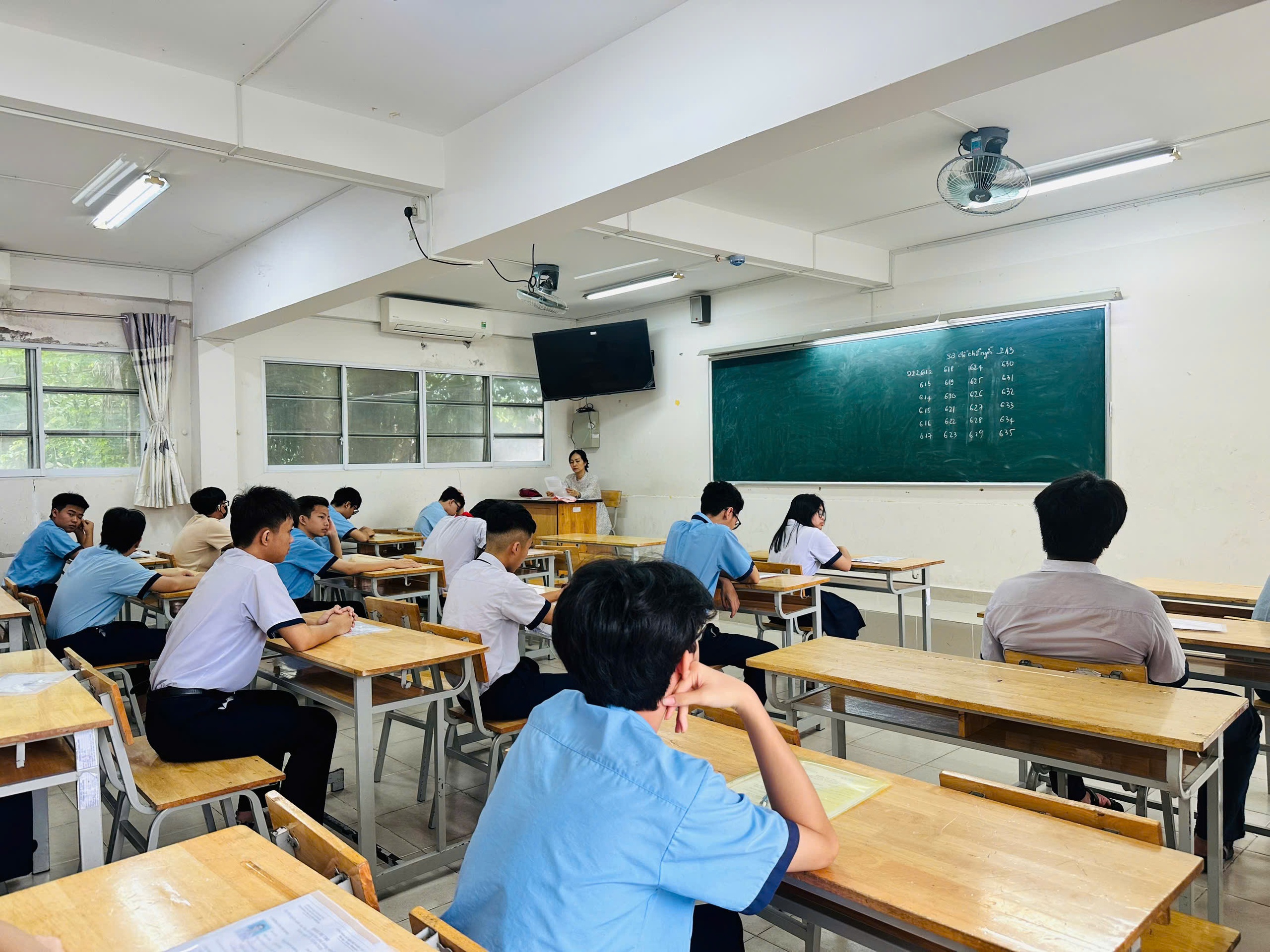Giữ tinh thần lạc quan, sĩ tử sẵn sàng vượt vũ môn - Ảnh 9.