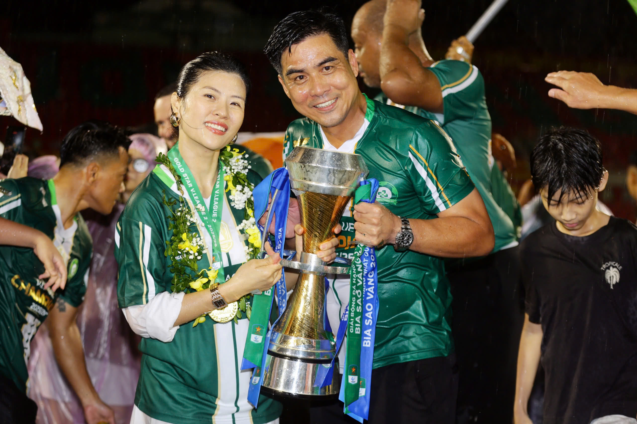 Nguyễn Việt Thắng và hai tấm vé V-League - Ảnh 1.