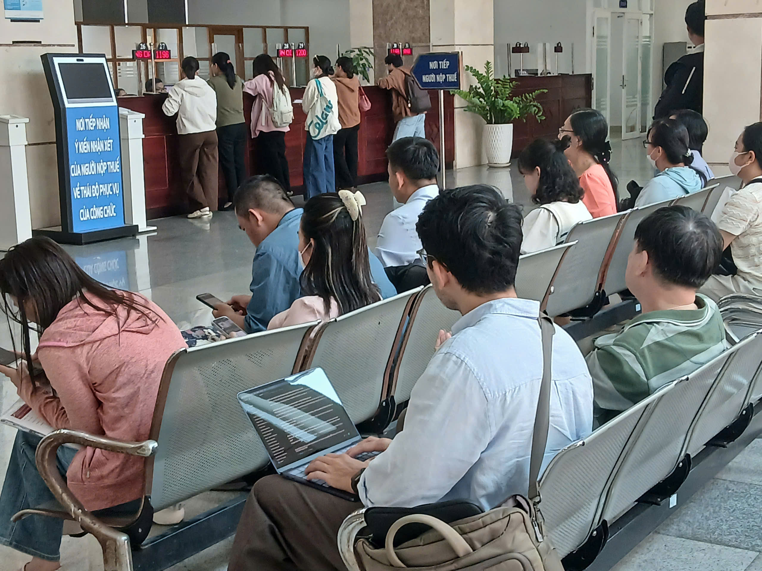 Tranh luận về ngưỡng nợ thuế cấm xuất cảnh: Công bằng hay bất cập năm 2026 - Ảnh 1.