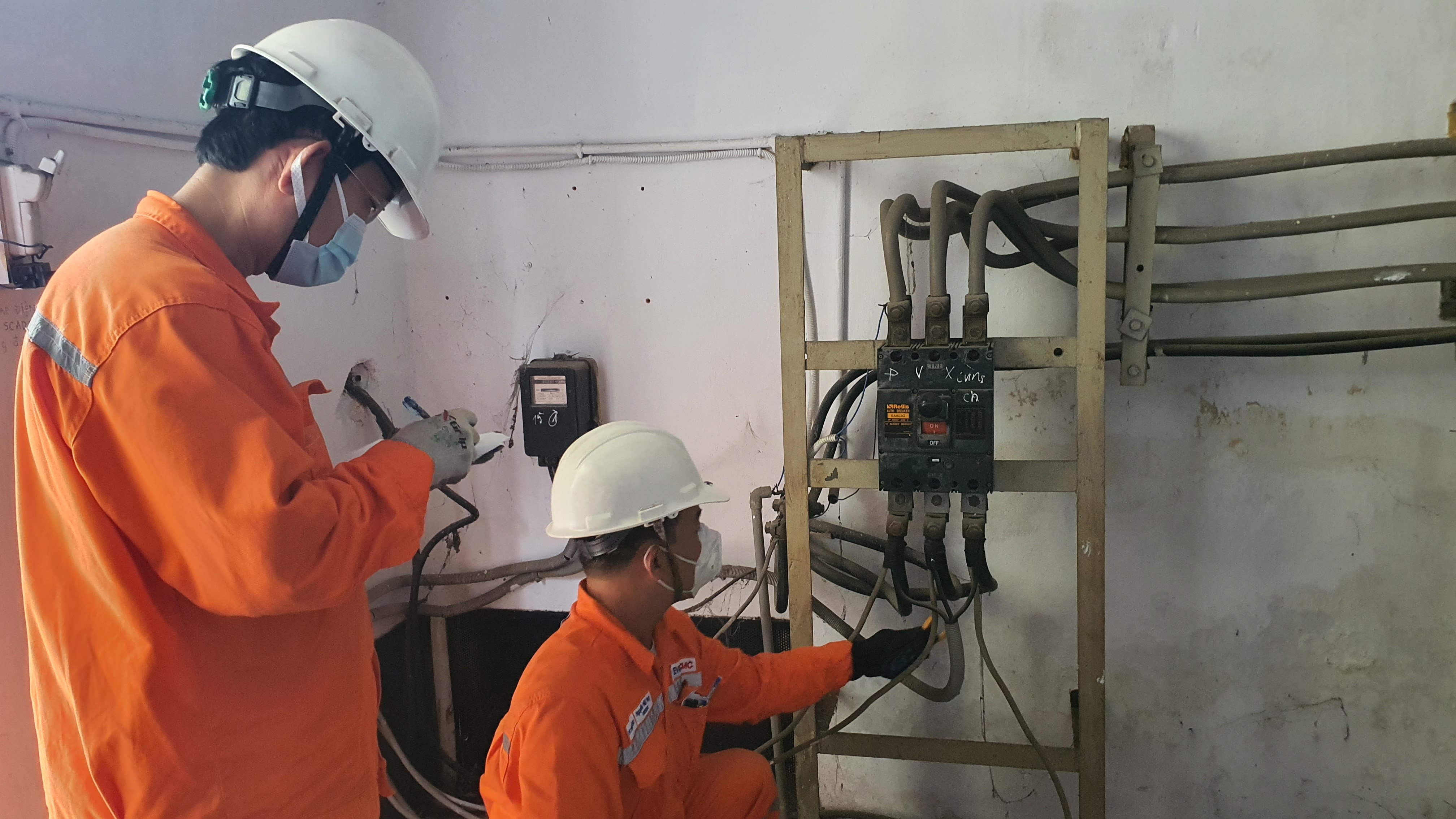 Tiết kiệm điện đang rất cấp bách - Ảnh 2.