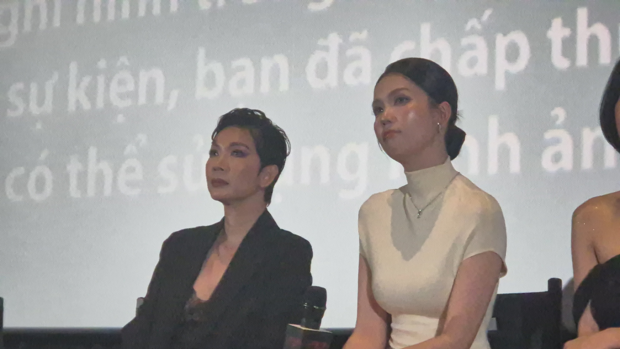 Phương Linh căng thẳng, lo lắng vì 