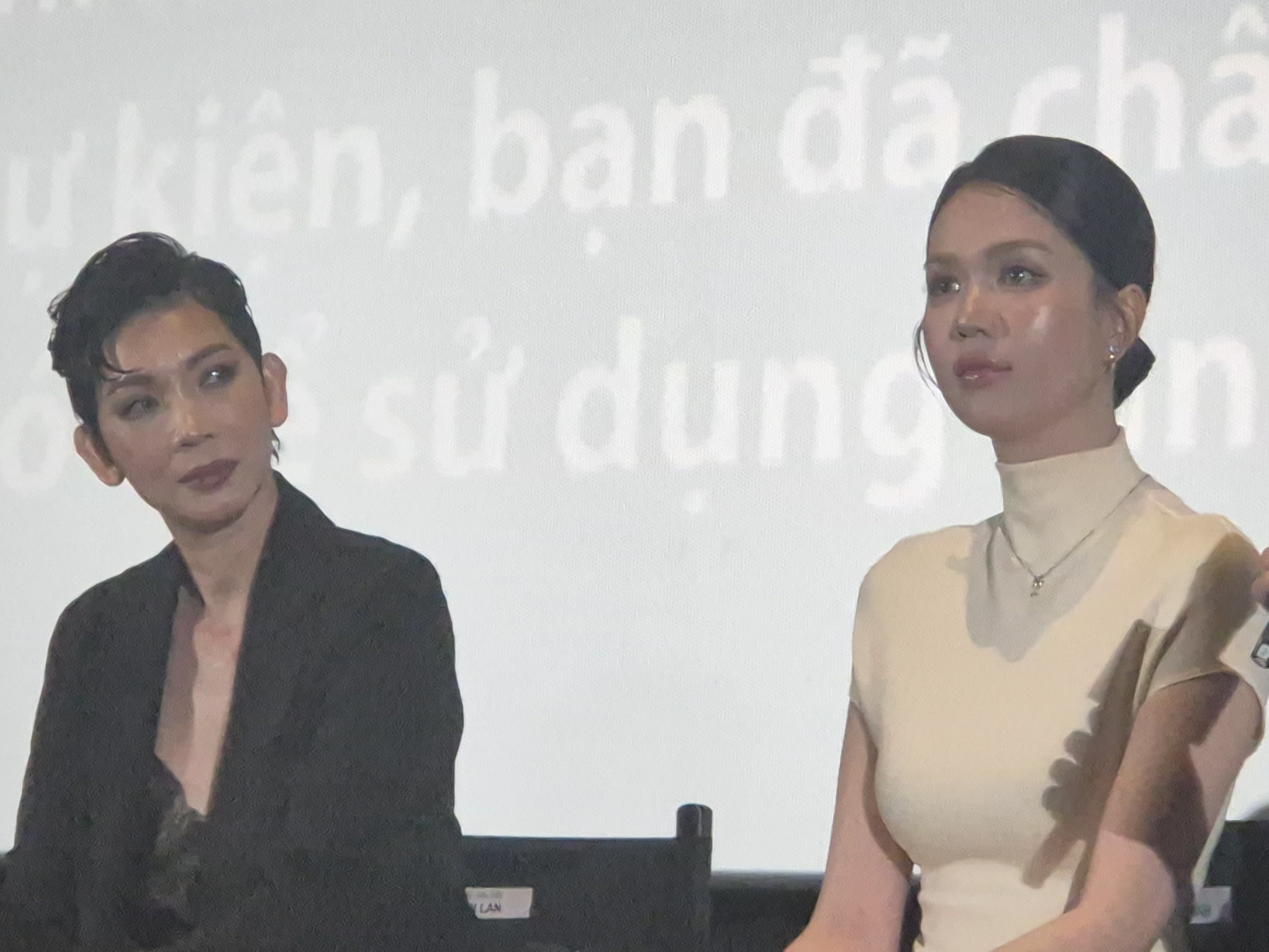 Phương Linh căng thẳng, lo lắng vì 