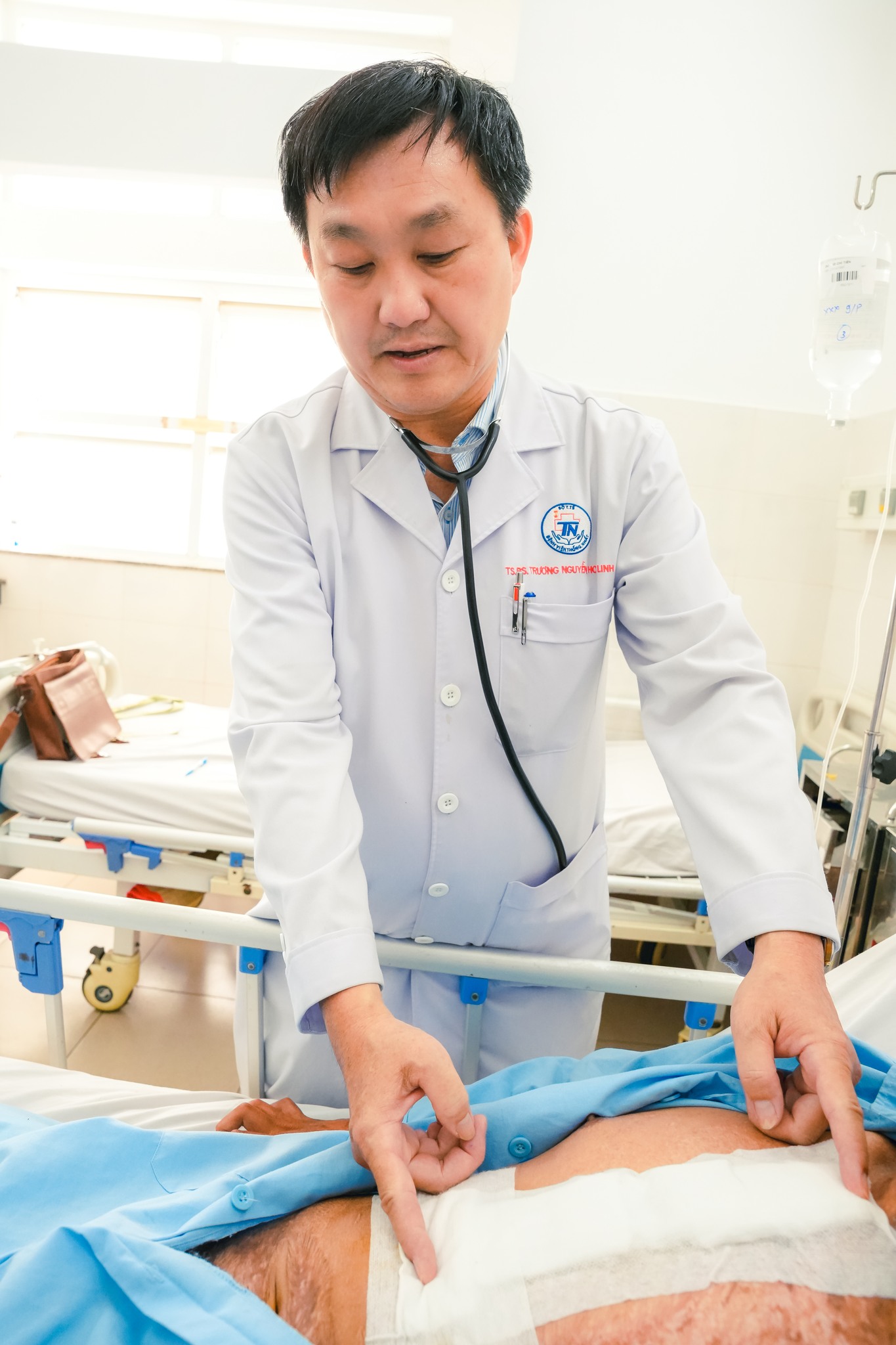 Cứu sống nam thanh niên 38 tuổi bị thủng tim nguy kịch ở TPHCM - Ảnh 3.