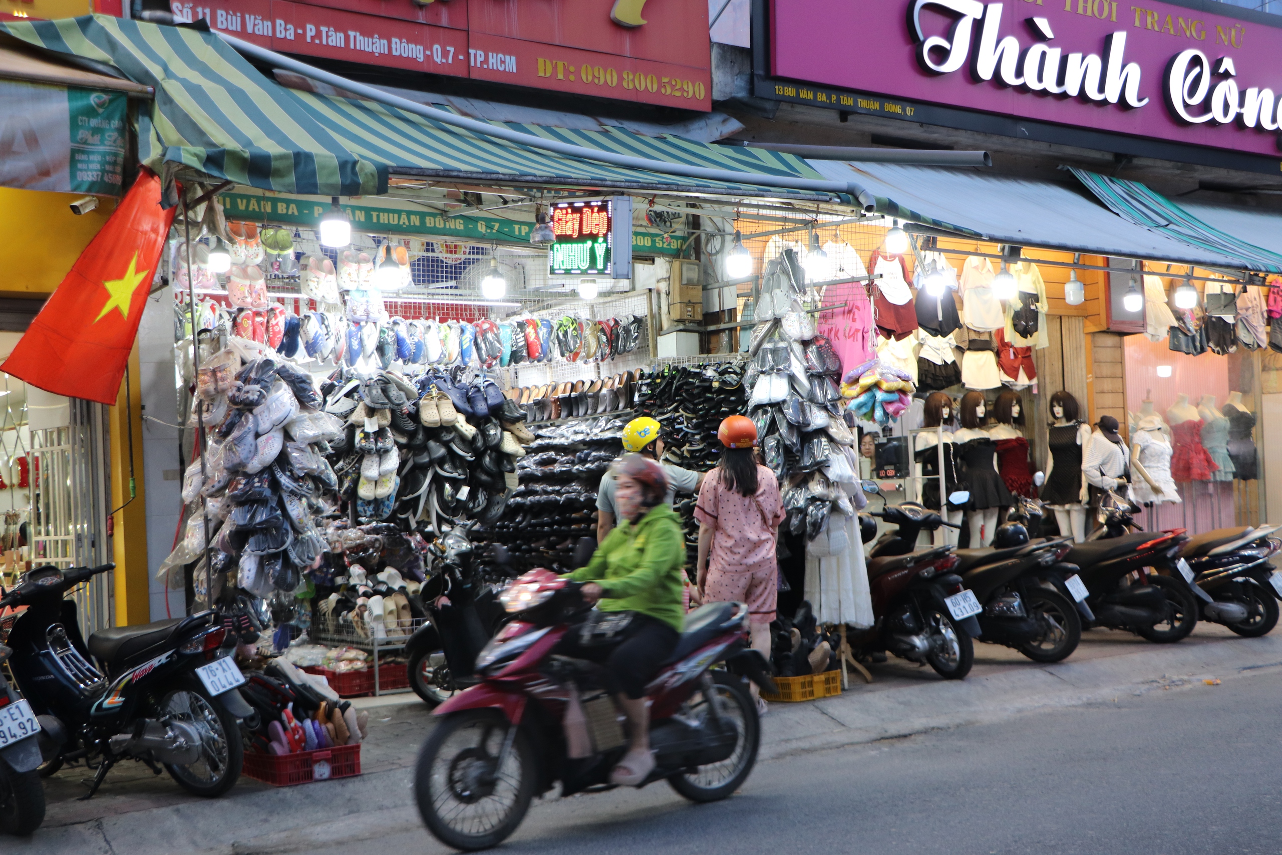 Đường B&ugrave;i Văn Ba - Ảnh 8.